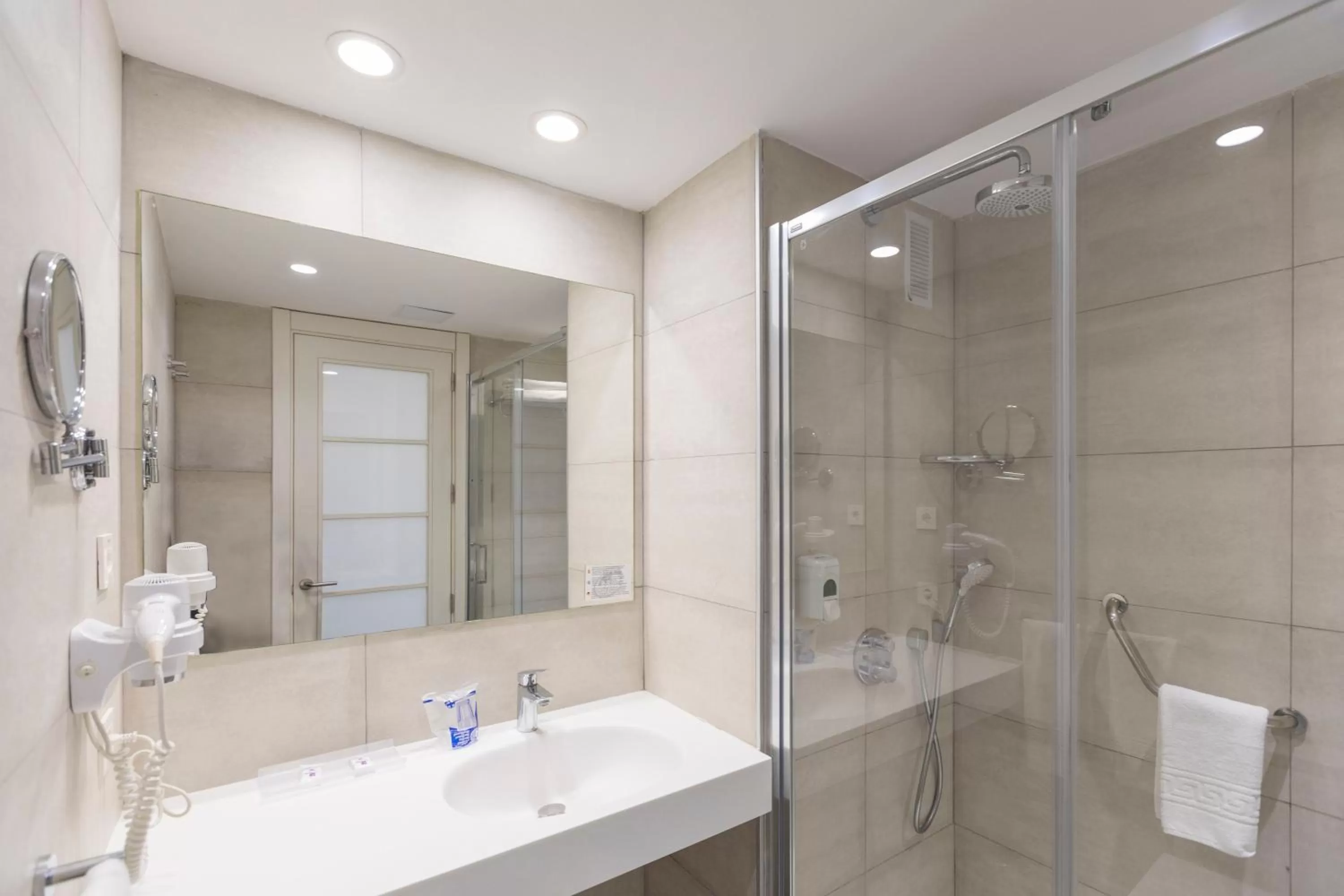 Bathroom in Hotel LIVVO Veril Playa