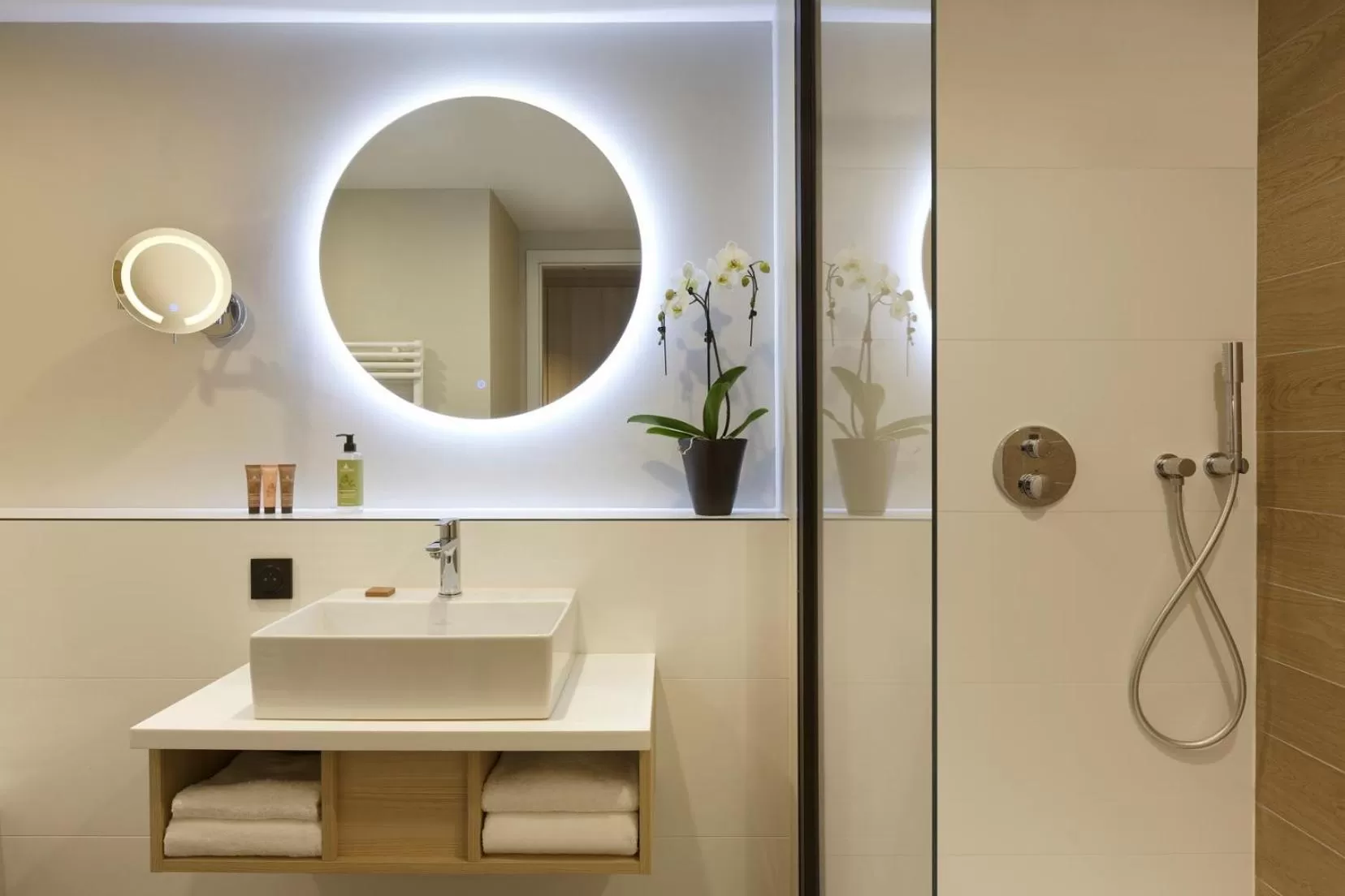 Bathroom in Citadines Eurometropole Strasbourg