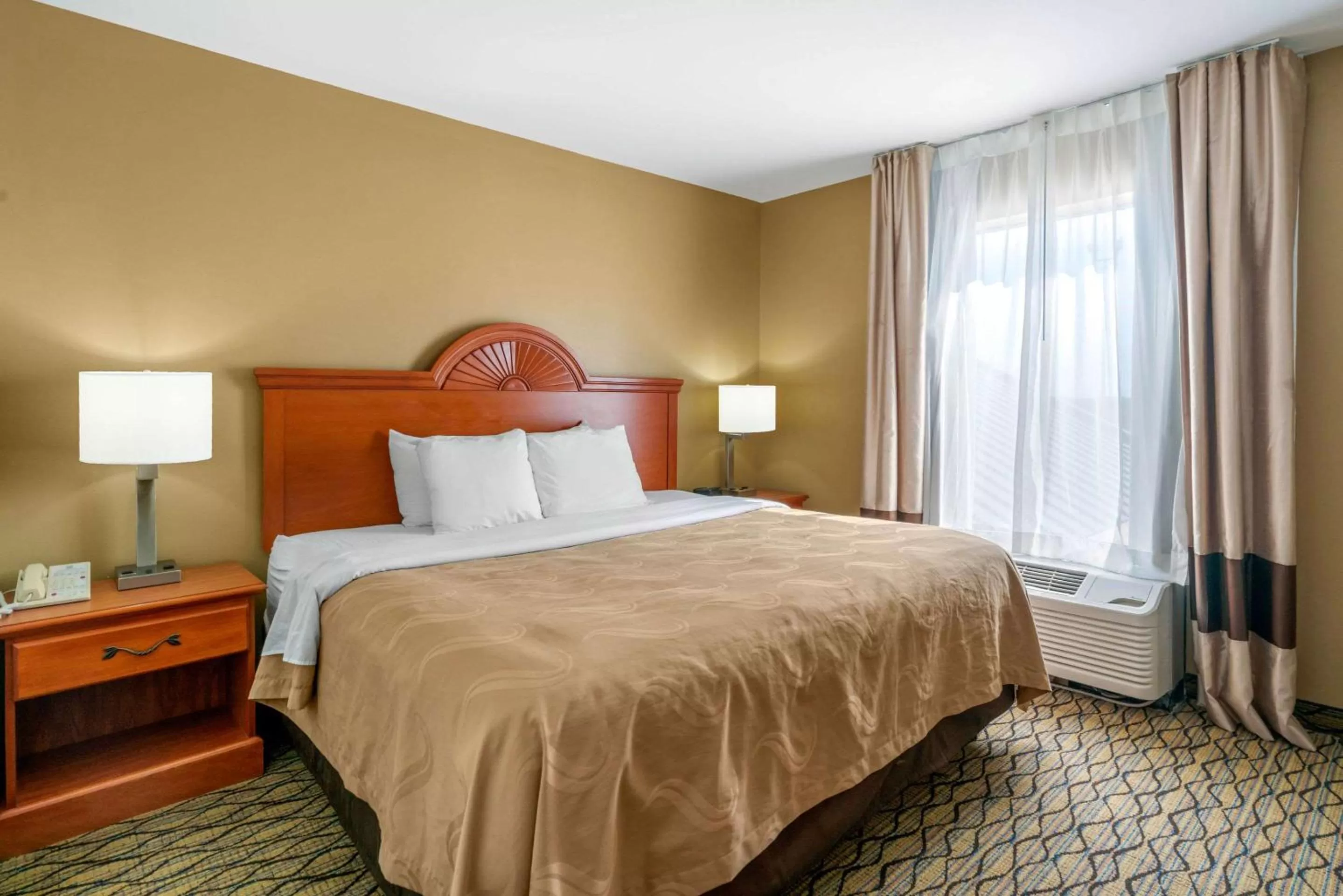 Photo of the whole room, Bed in Quality Inn & Suites - Jefferson City
