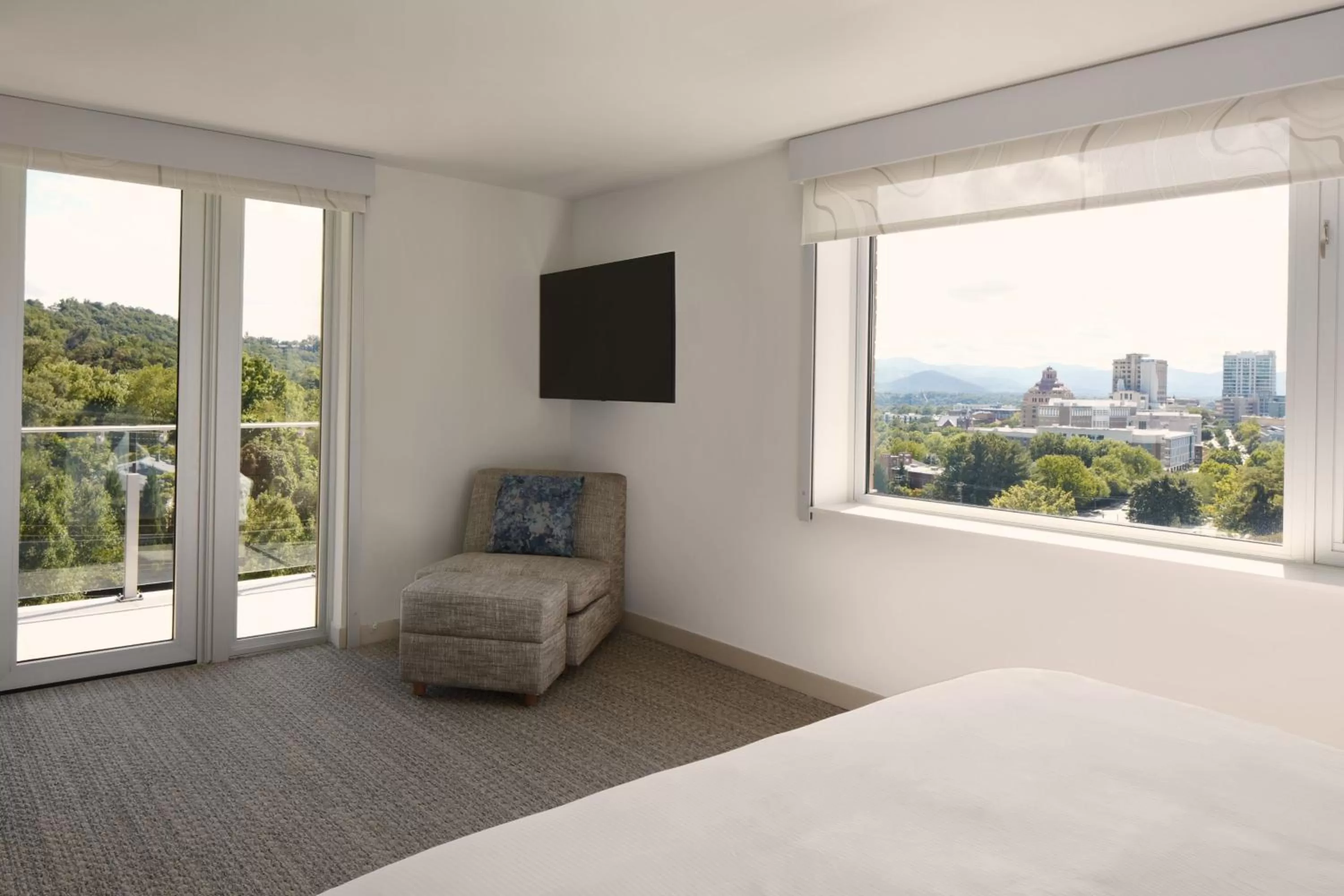 Bedroom, Bed in Element Asheville Downtown