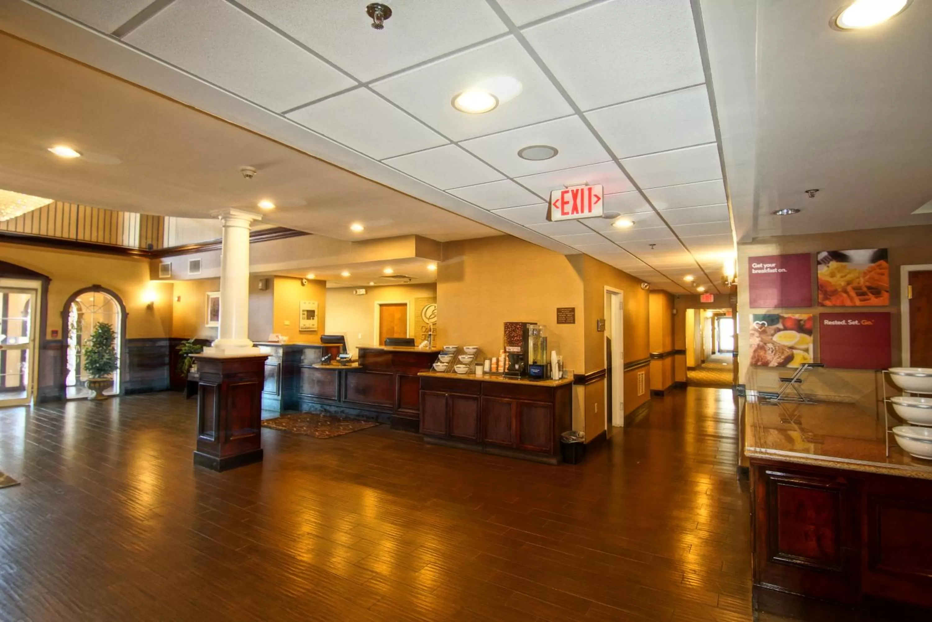 Lobby or reception in Comfort Suites Near University