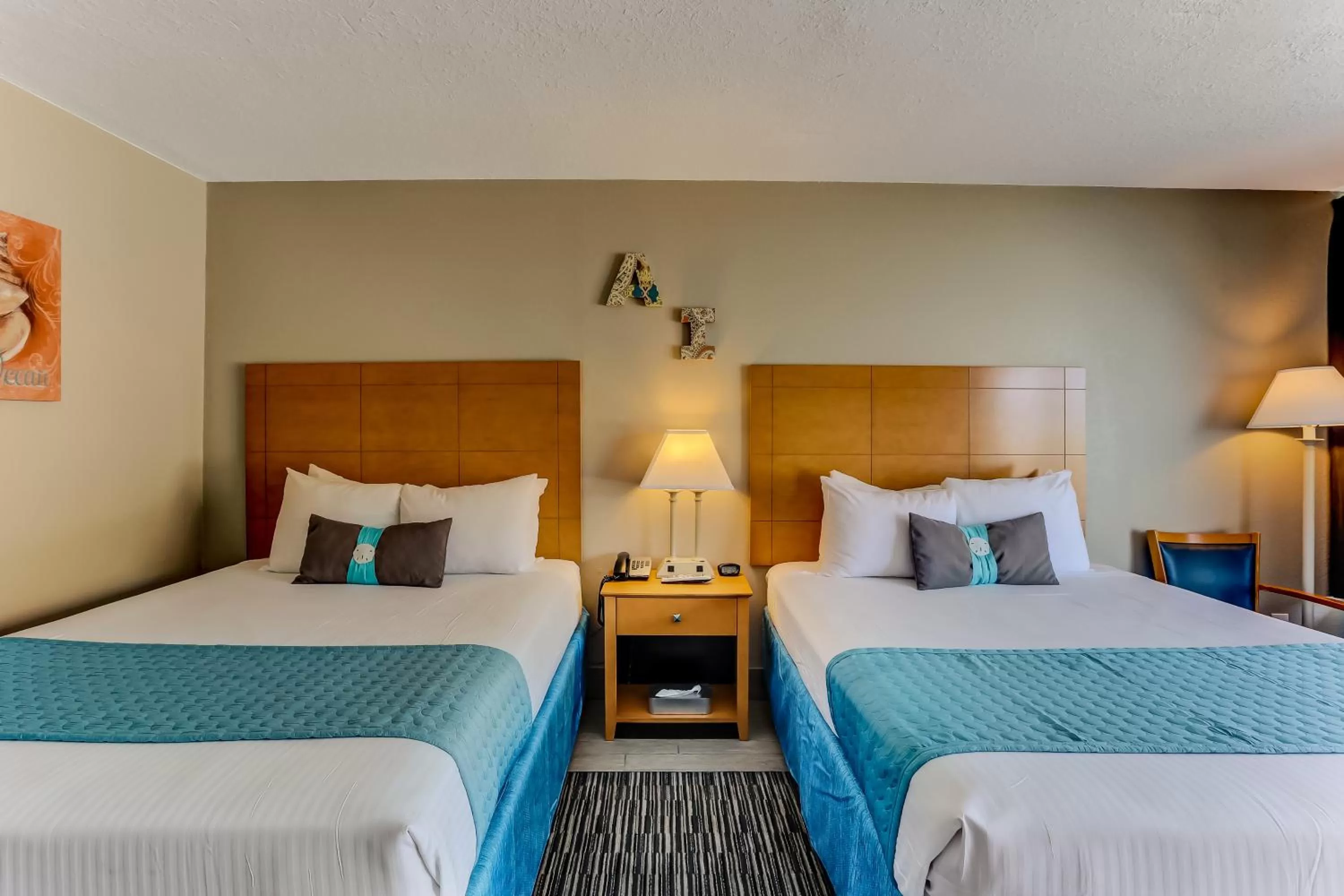 Photo of the whole room, Bed in Beachside Motel - Amelia Island