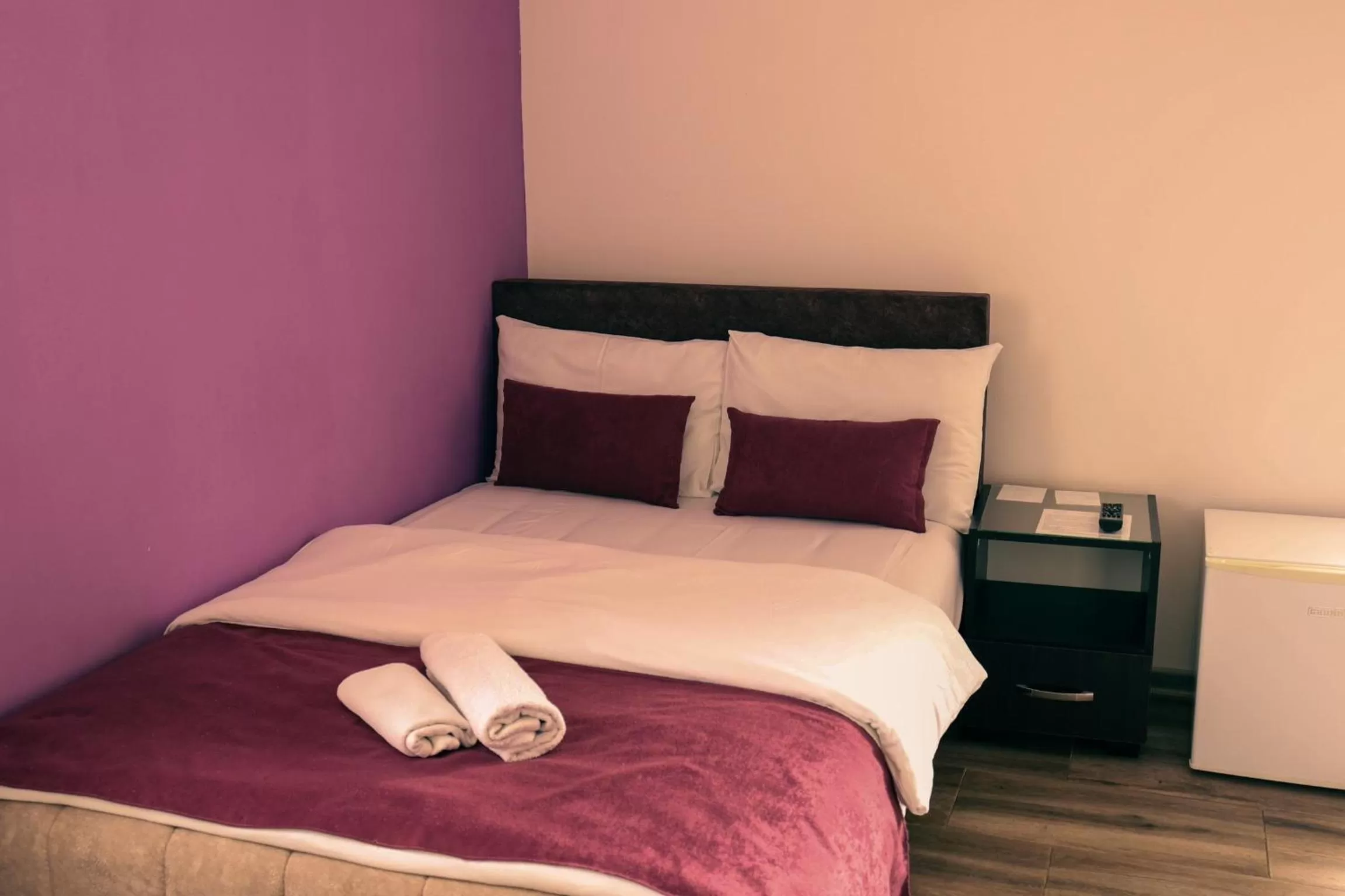 Bed in Restoran & Motel Manjež