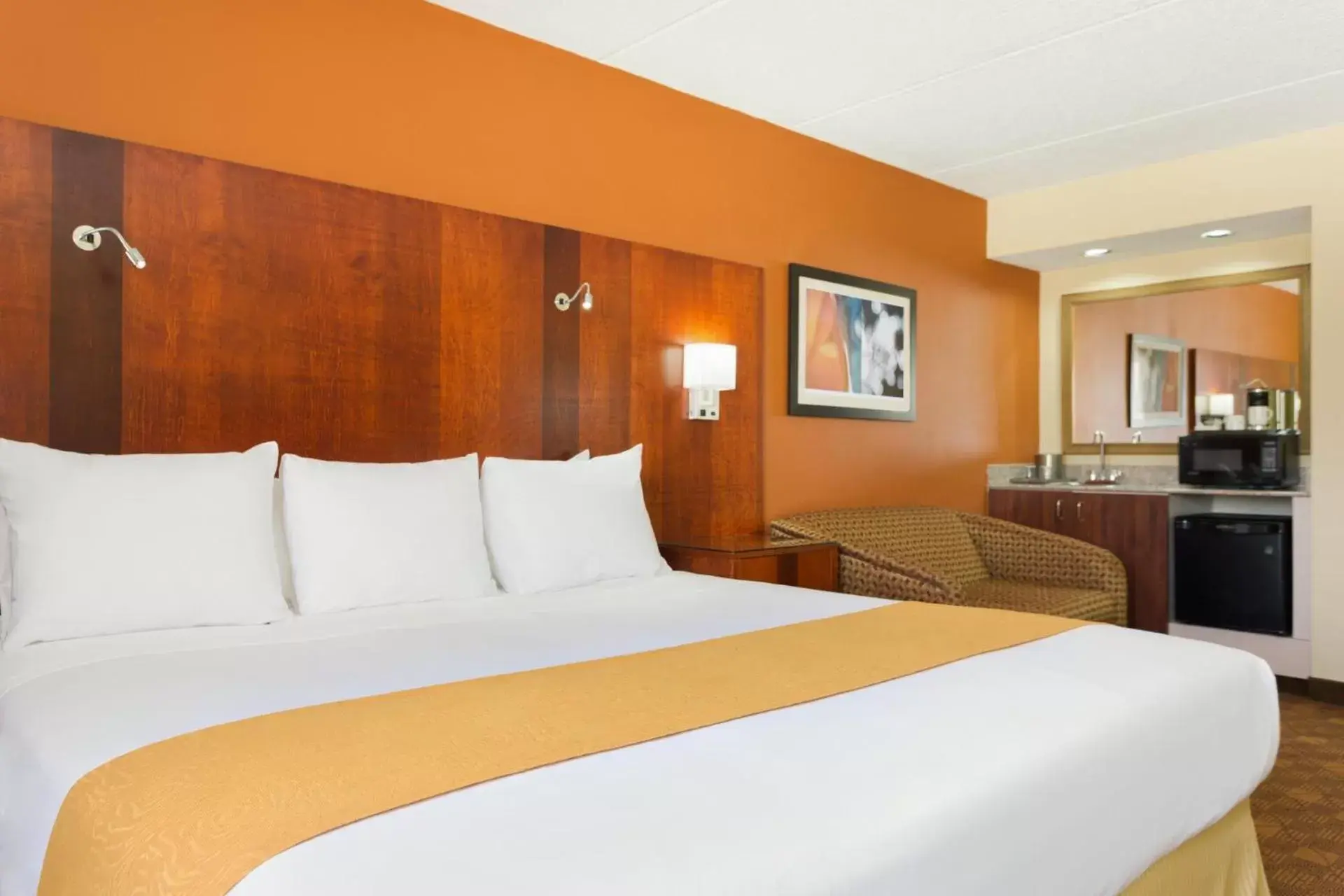 Business King Room in Radisson Akron-Fairlawn Copley Business King Room in Radisson Akron-Fairlawn Copley