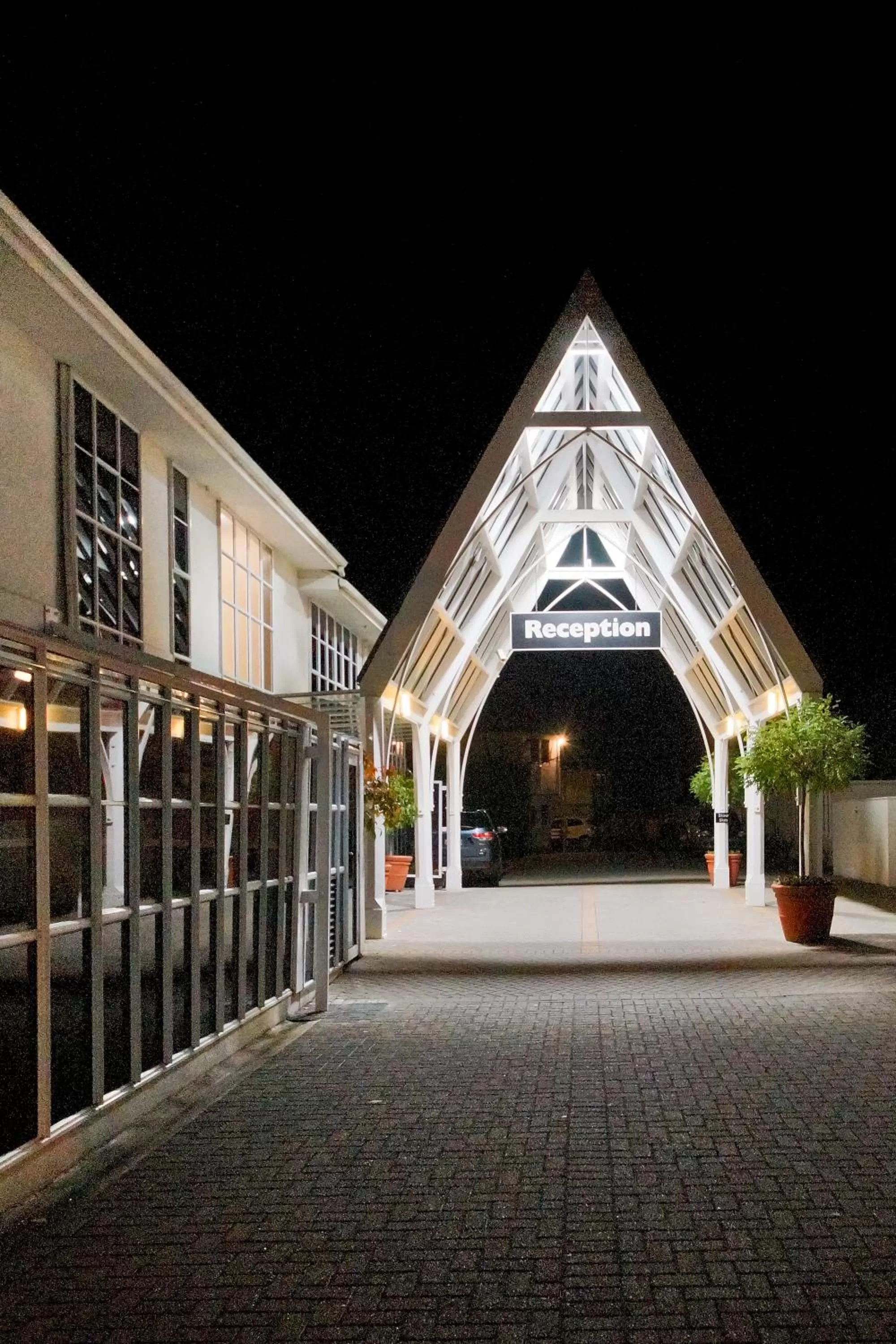 Facade/entrance in Pavilions Hotel