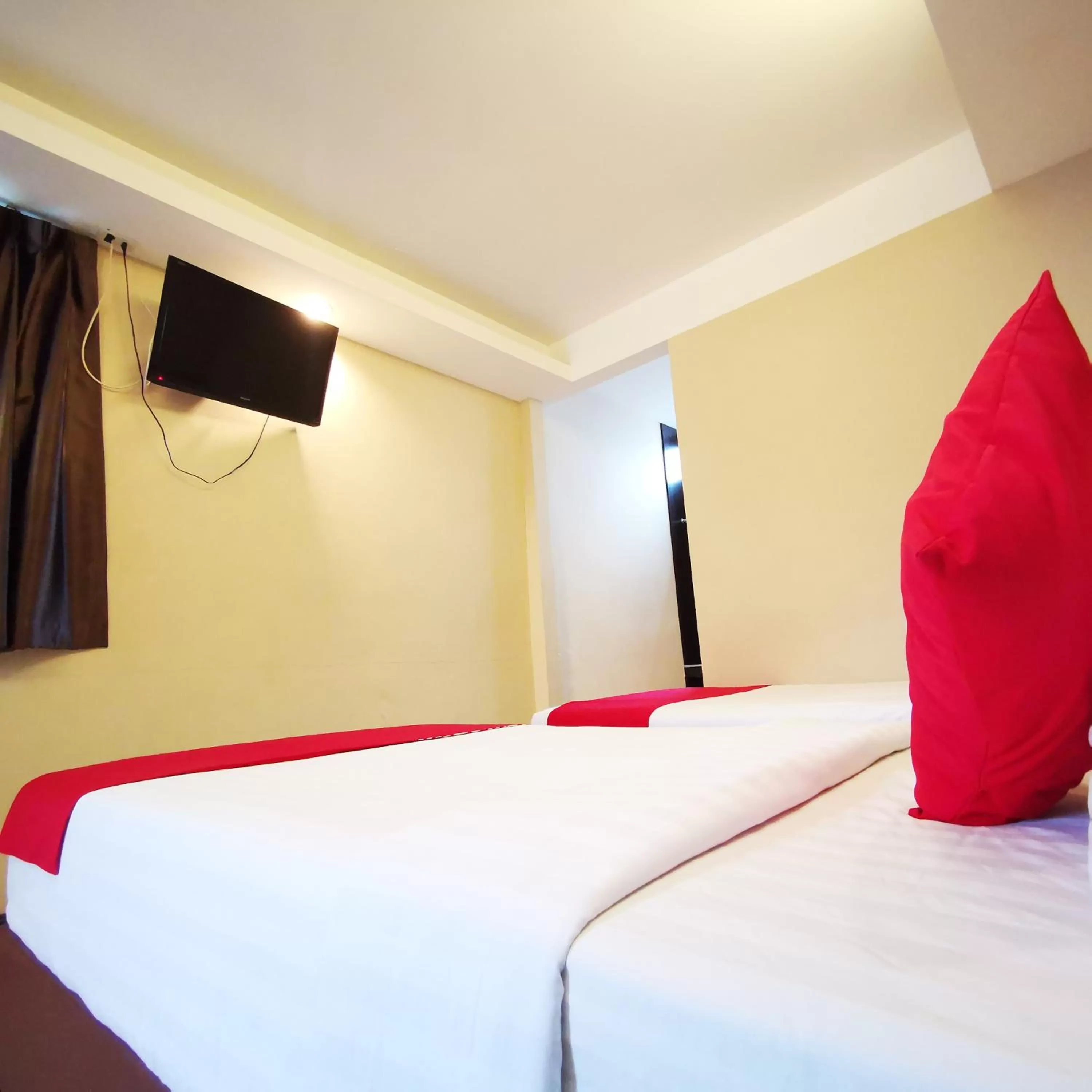 Bed in KKinn South Pattaya