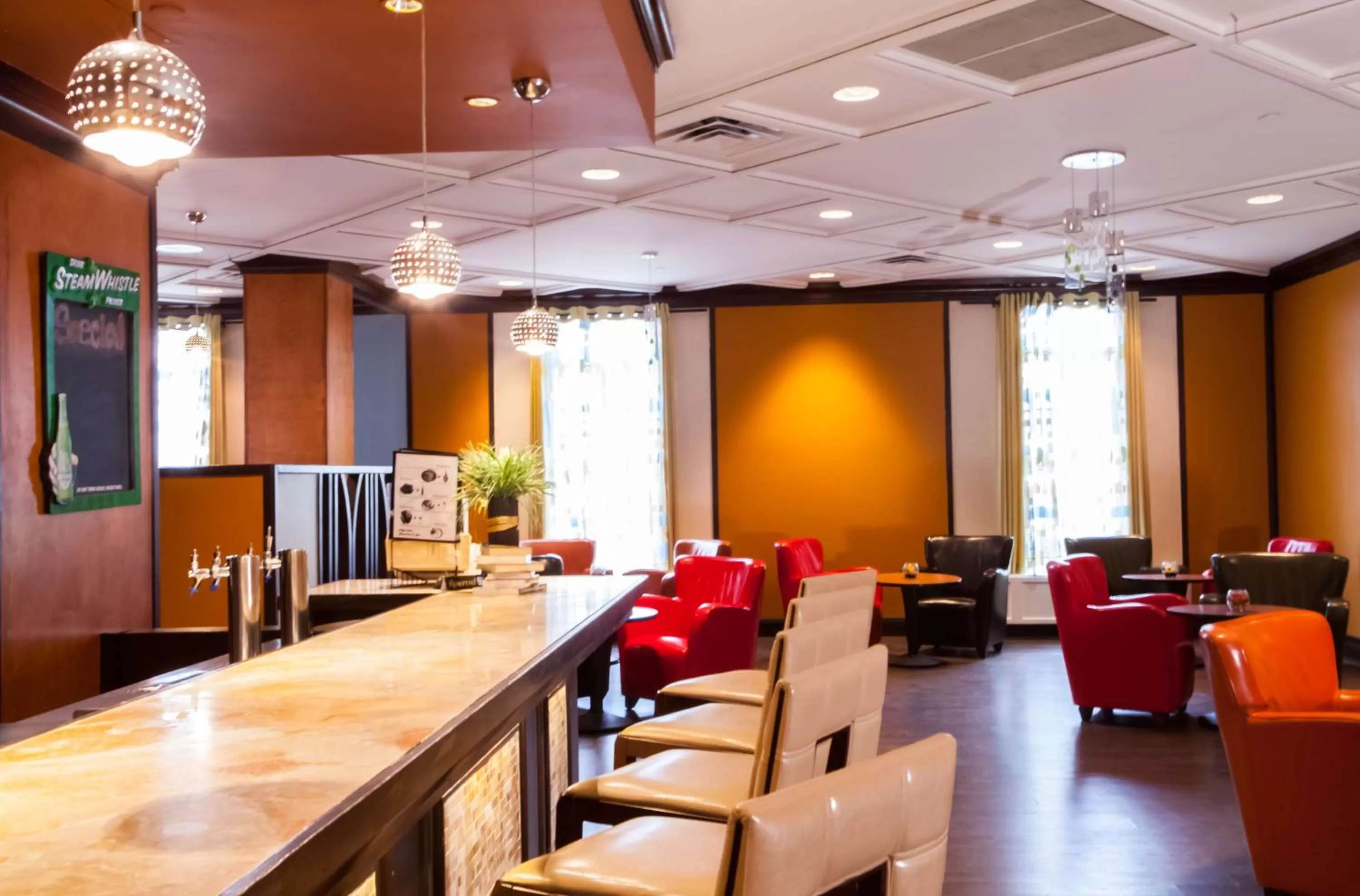 Lounge or bar in Best Western Premier Toronto Airport Carlingview Hotel