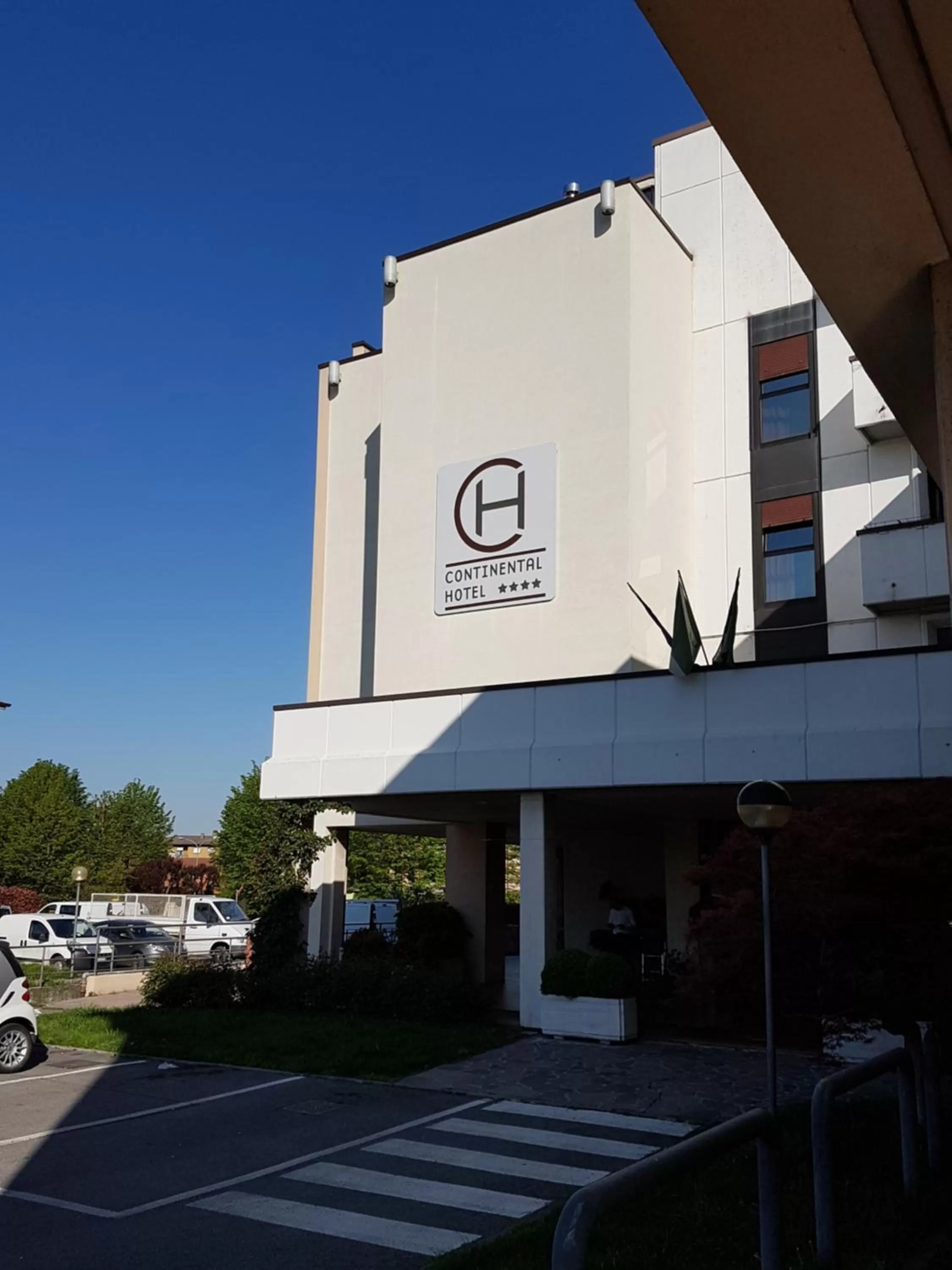 Property building in Hotel Continental Brescia