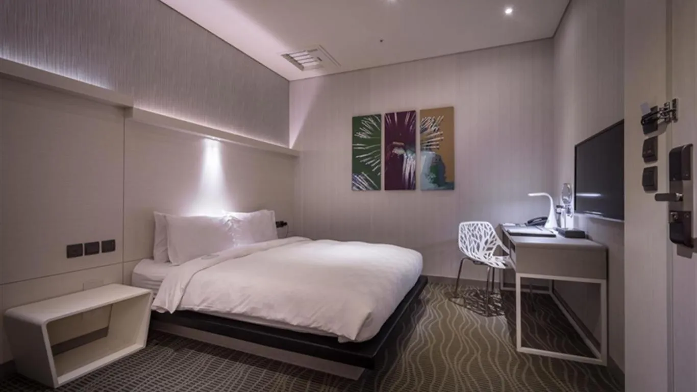 Bed in Taipei 101 SPARKLE Hotel