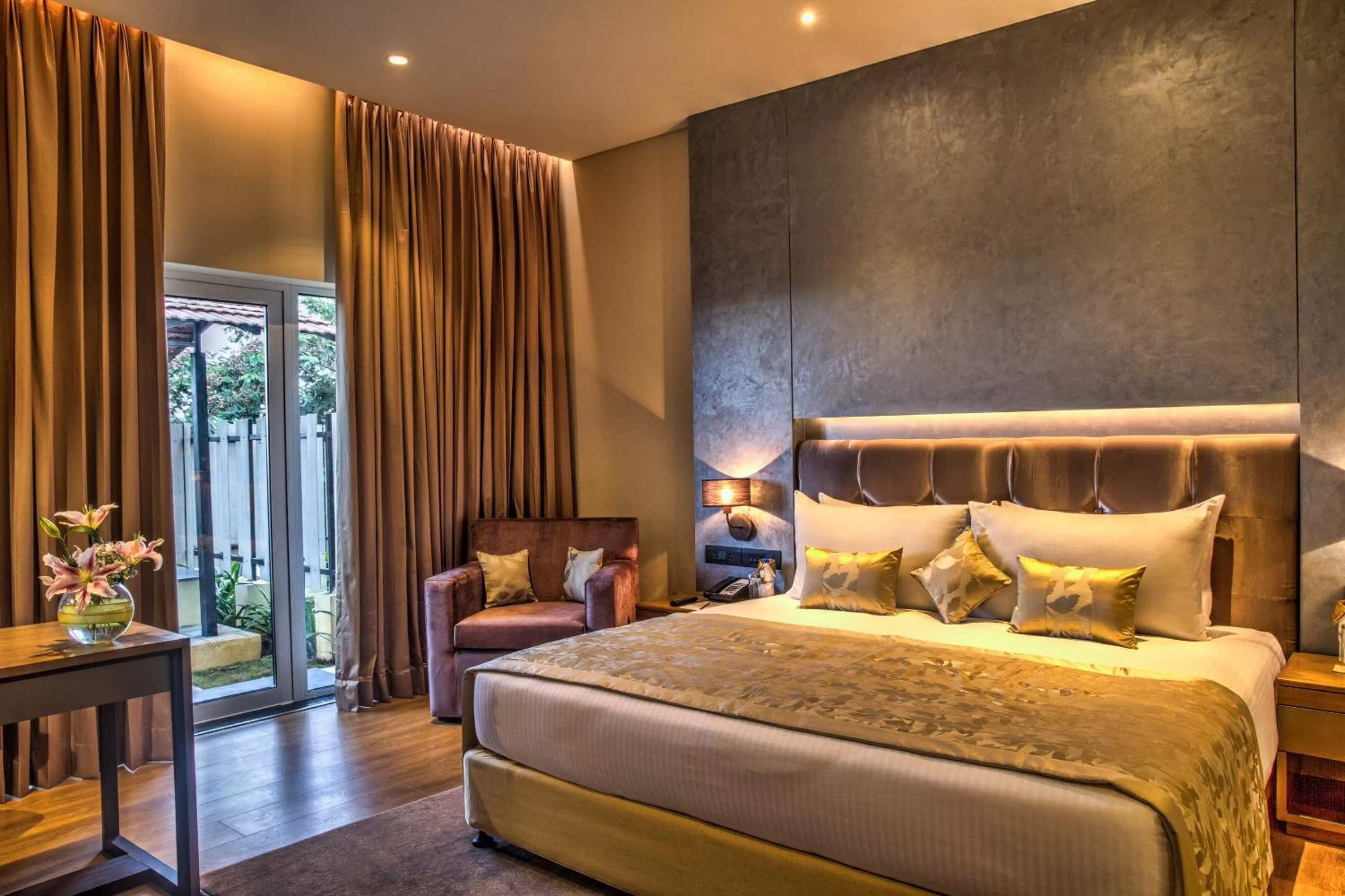 Photo of the whole room, Bed in Gateway Nashik