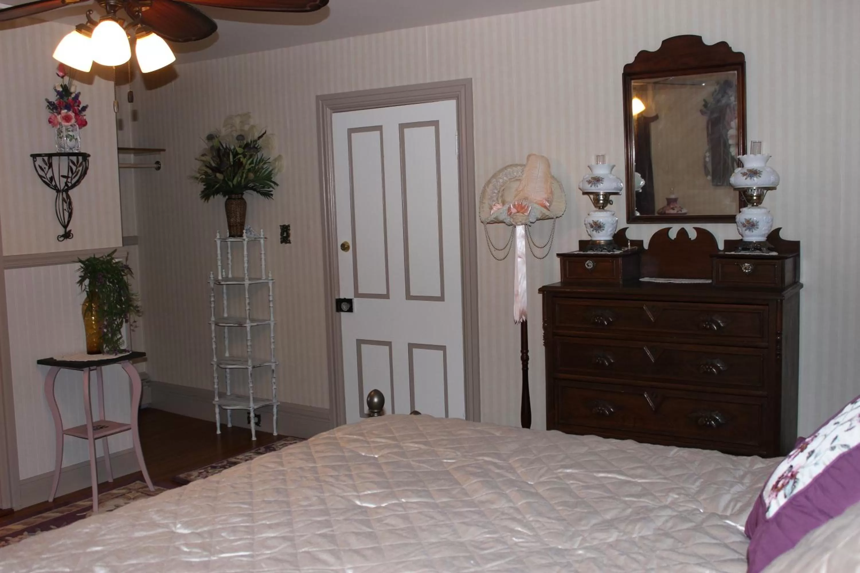 Single Room with Bathroom in Carriage Stop Bed & Breakfast