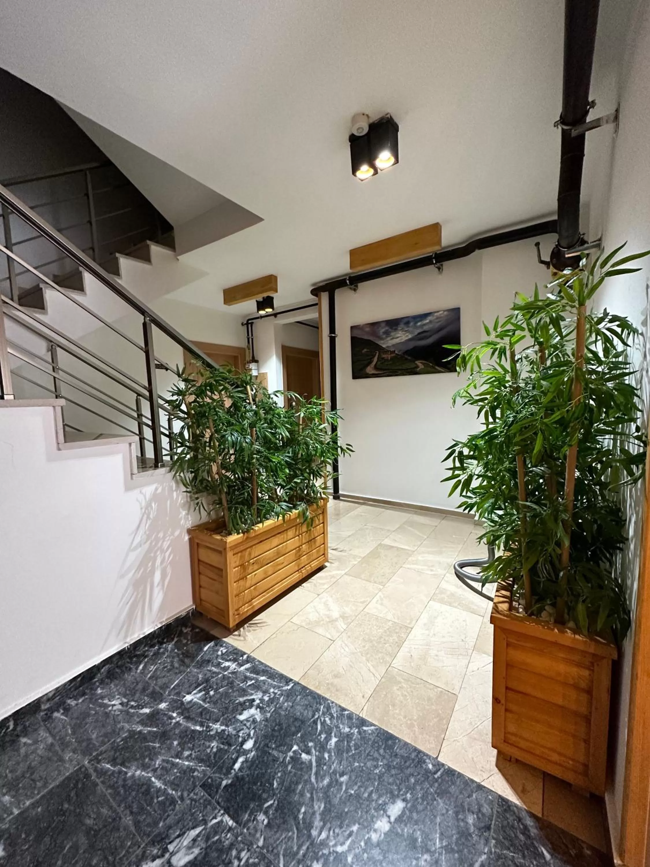 Facade/entrance in White House Apart