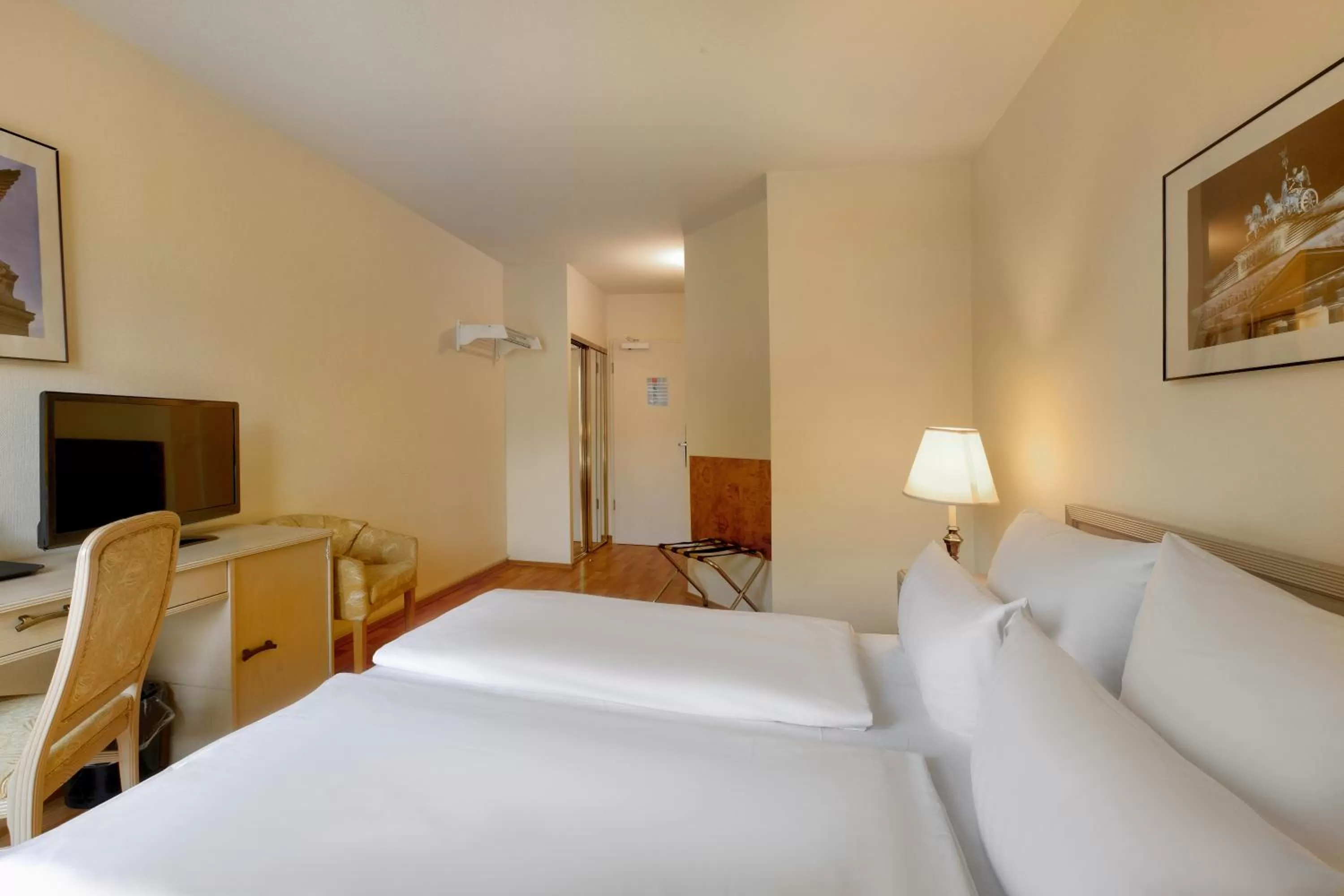 Bed in Hotel am Schloß Köpenick by Golden Tulip