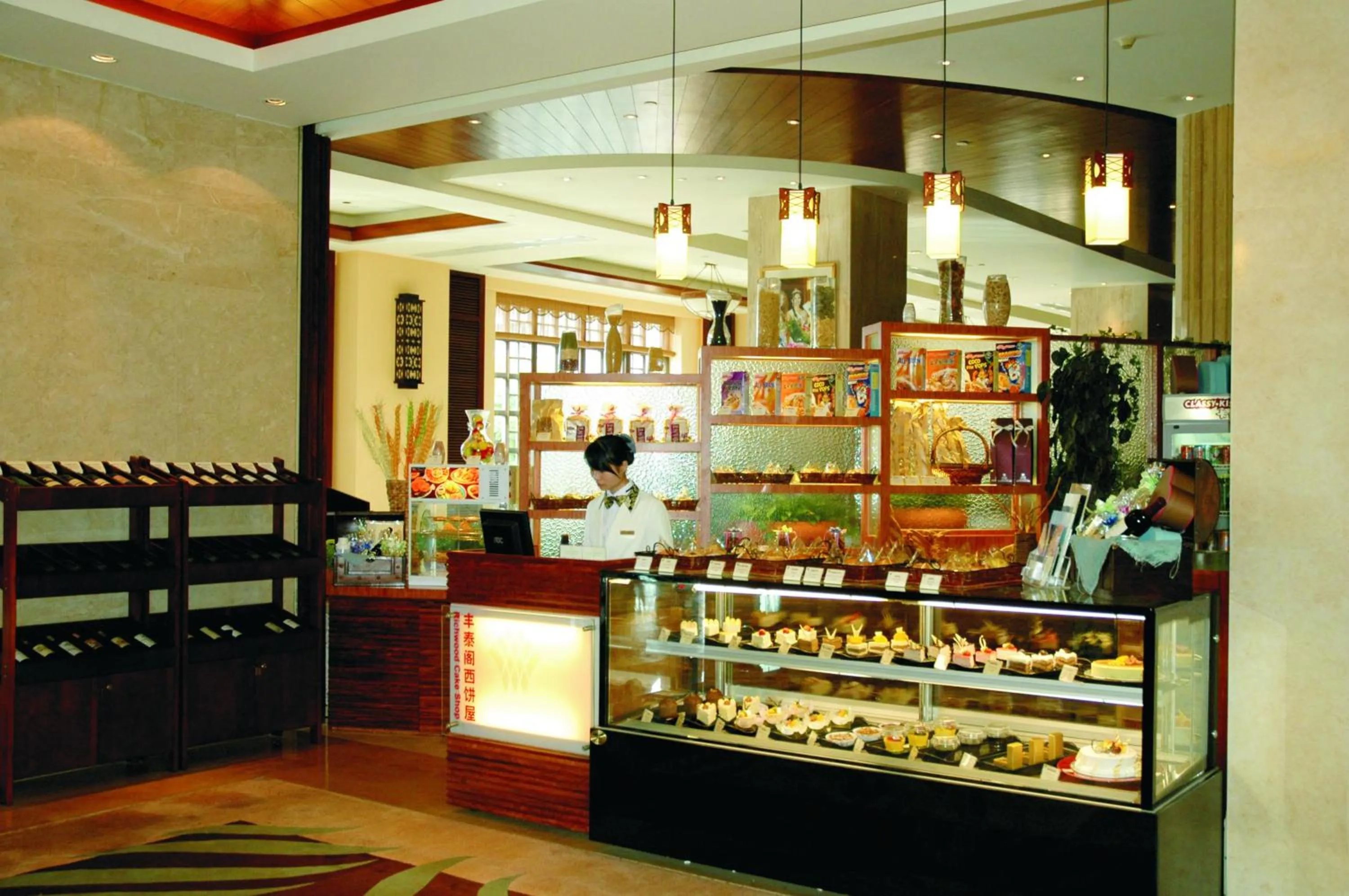 On-site shops in Dongguan Richwood Garden Hotel