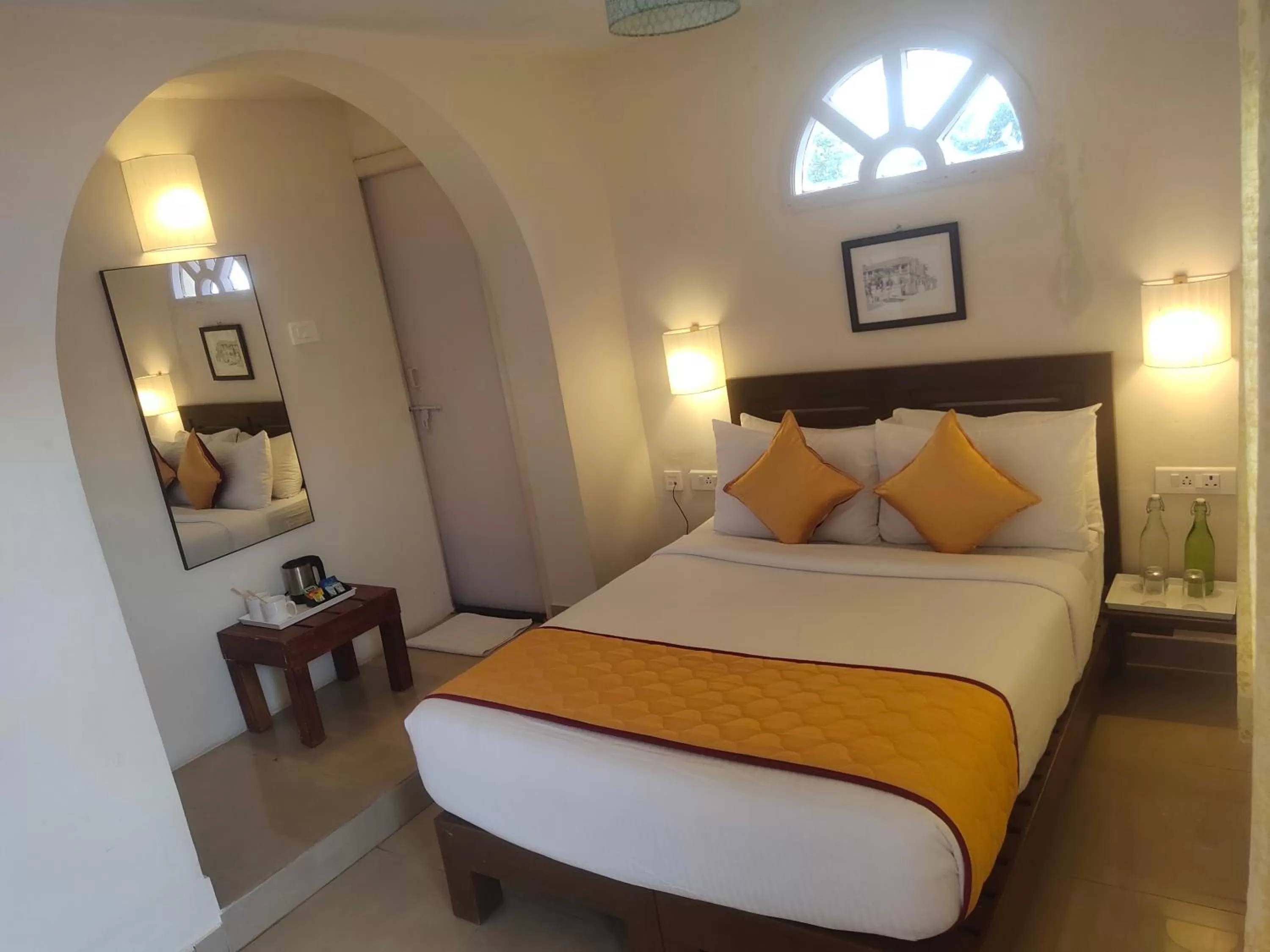 Photo of the whole room, Bed in Mango Hill Kodai