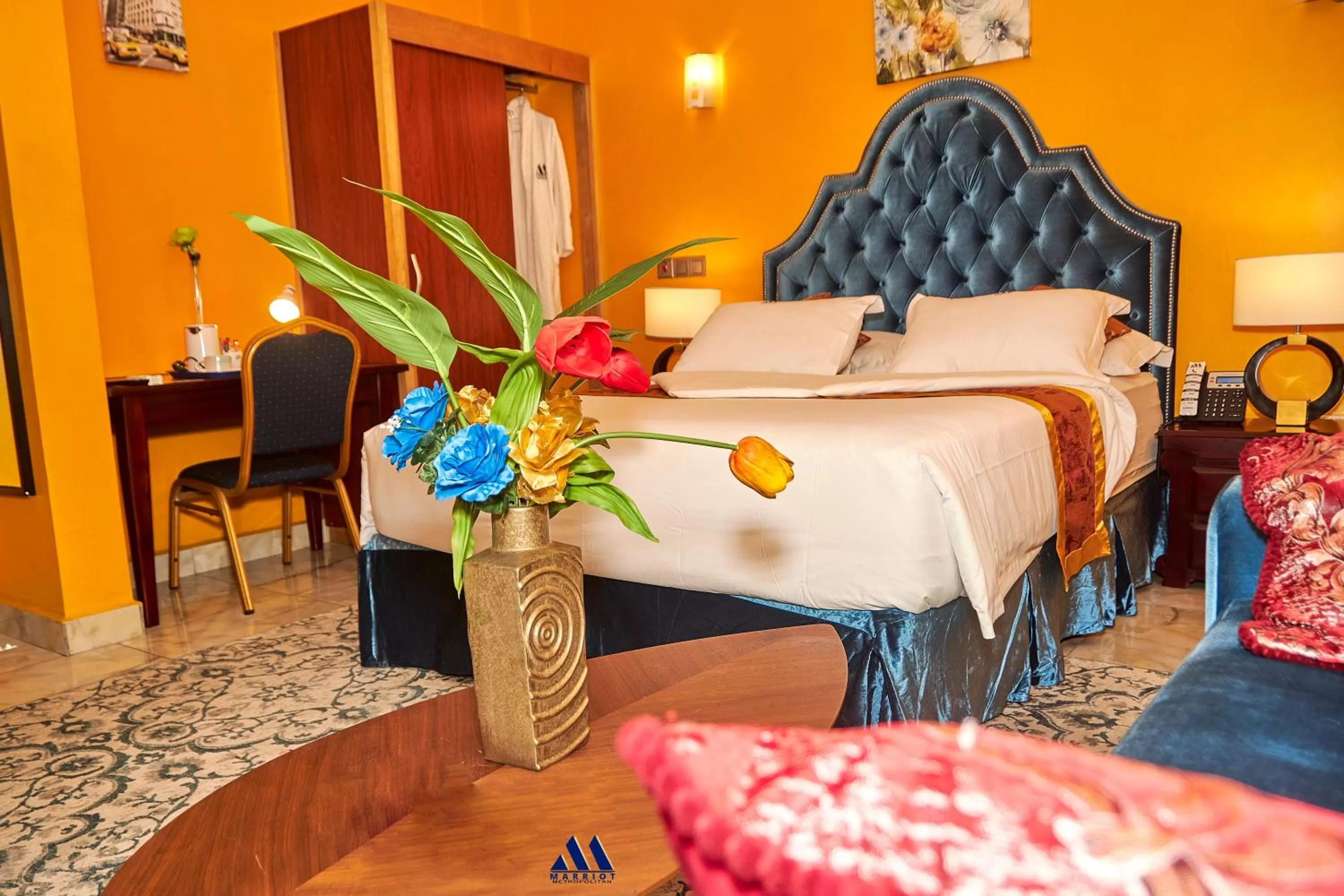 Bed in Marriot Metropolitan Hotel