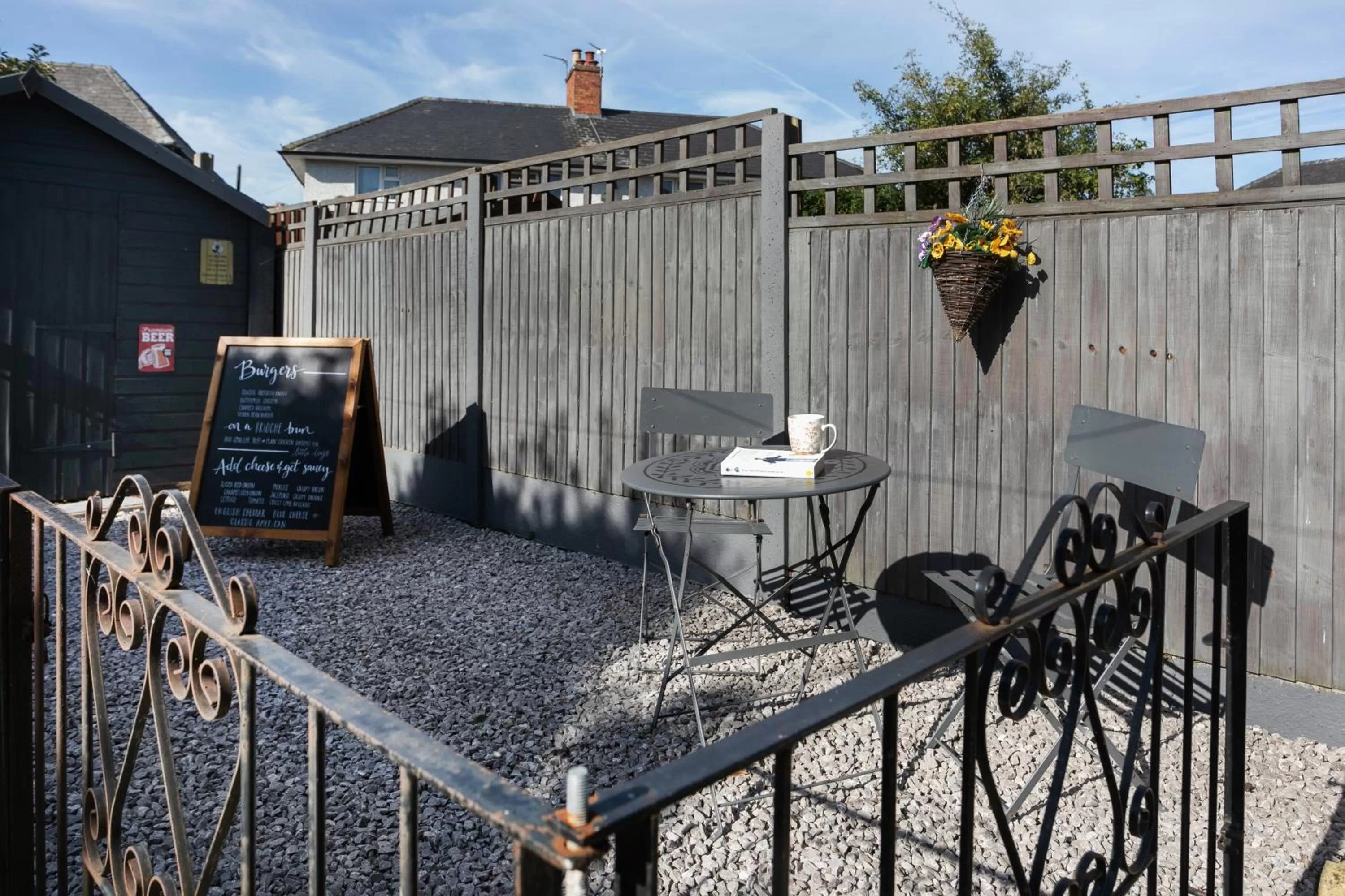 Property Building in BED AT BOWBRIDGE, Centre town