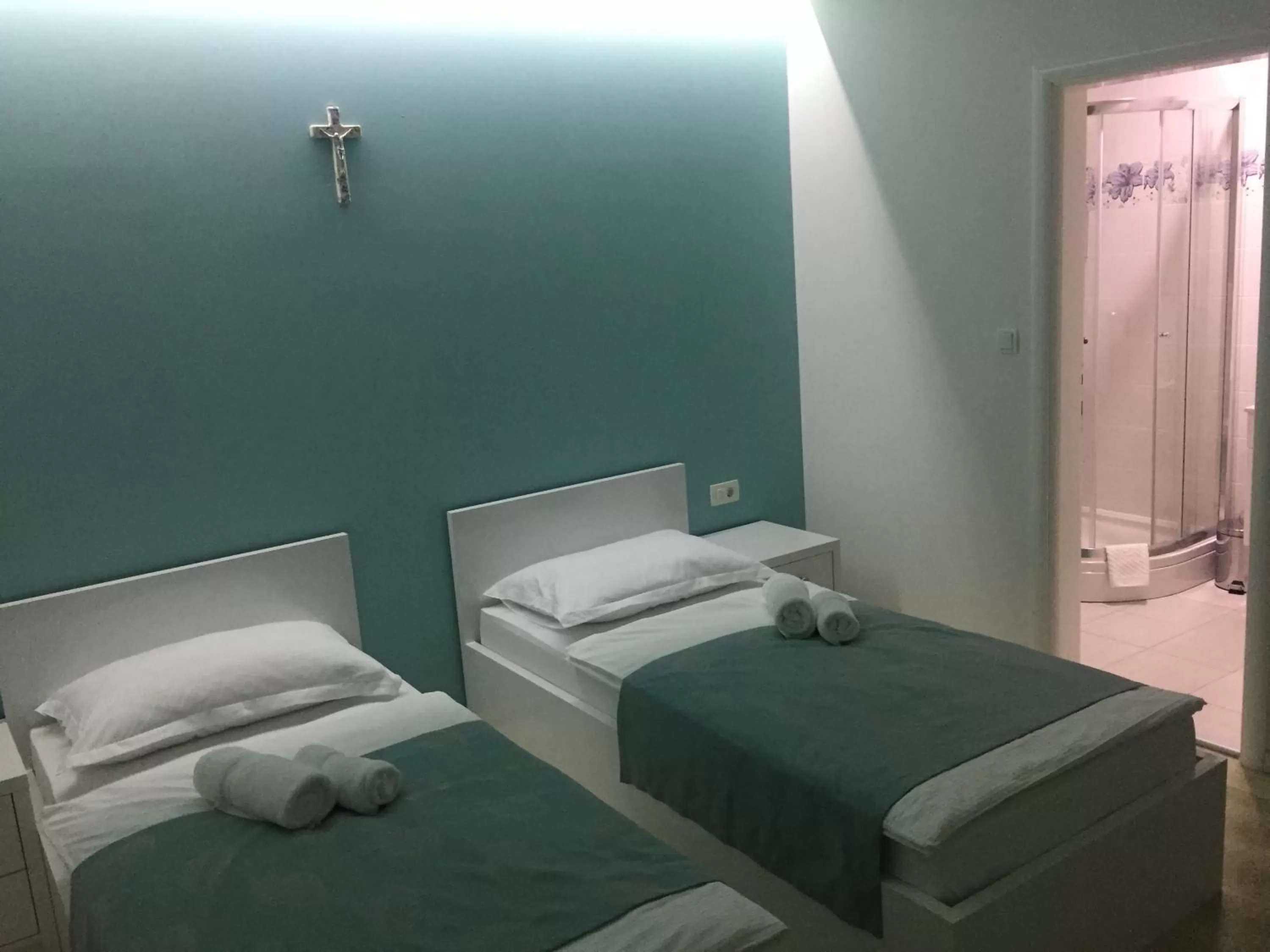 Decorative detail, Bed in Villa Flowers