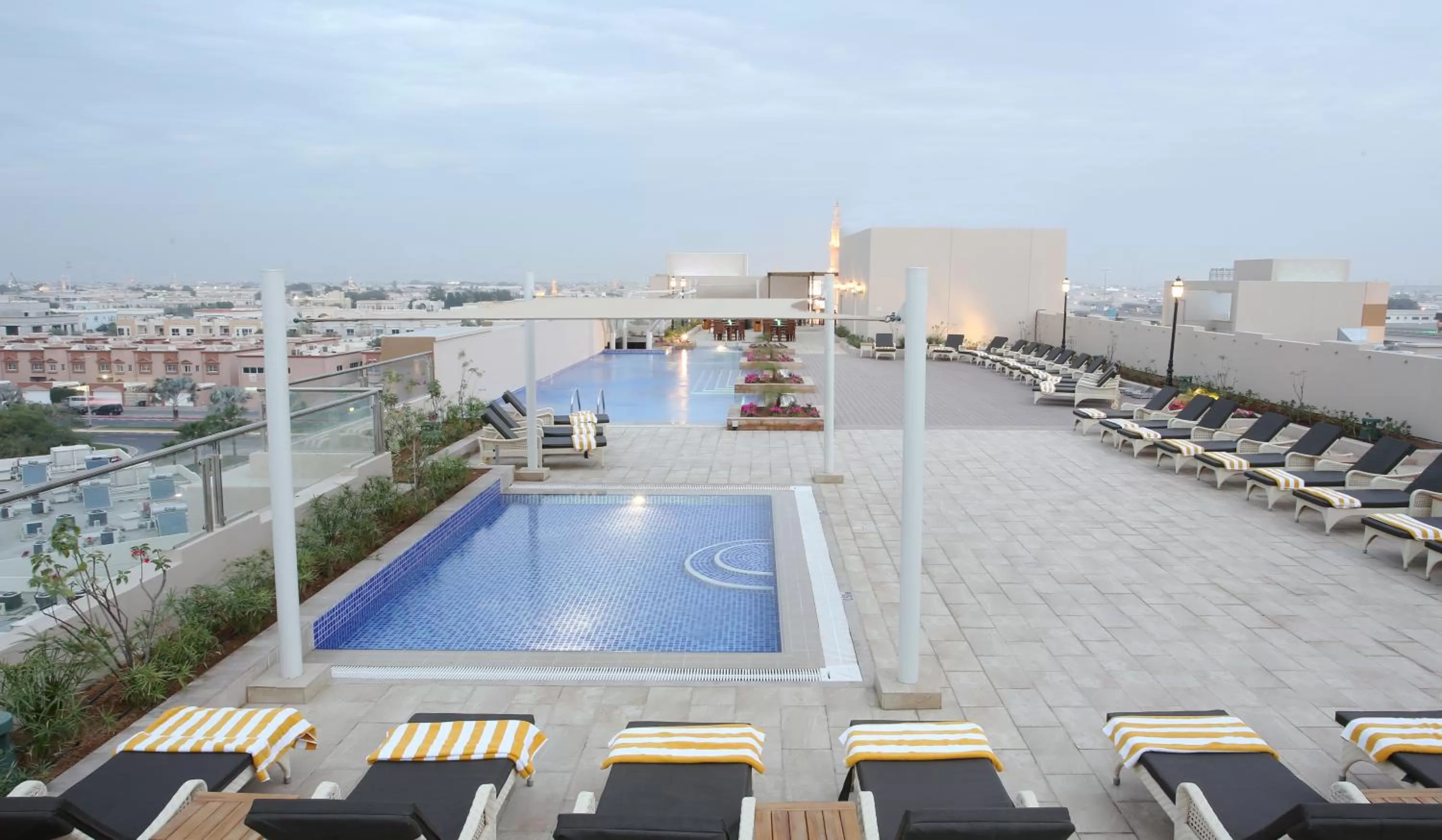 Pool view in Metropolitan Hotel Dubai