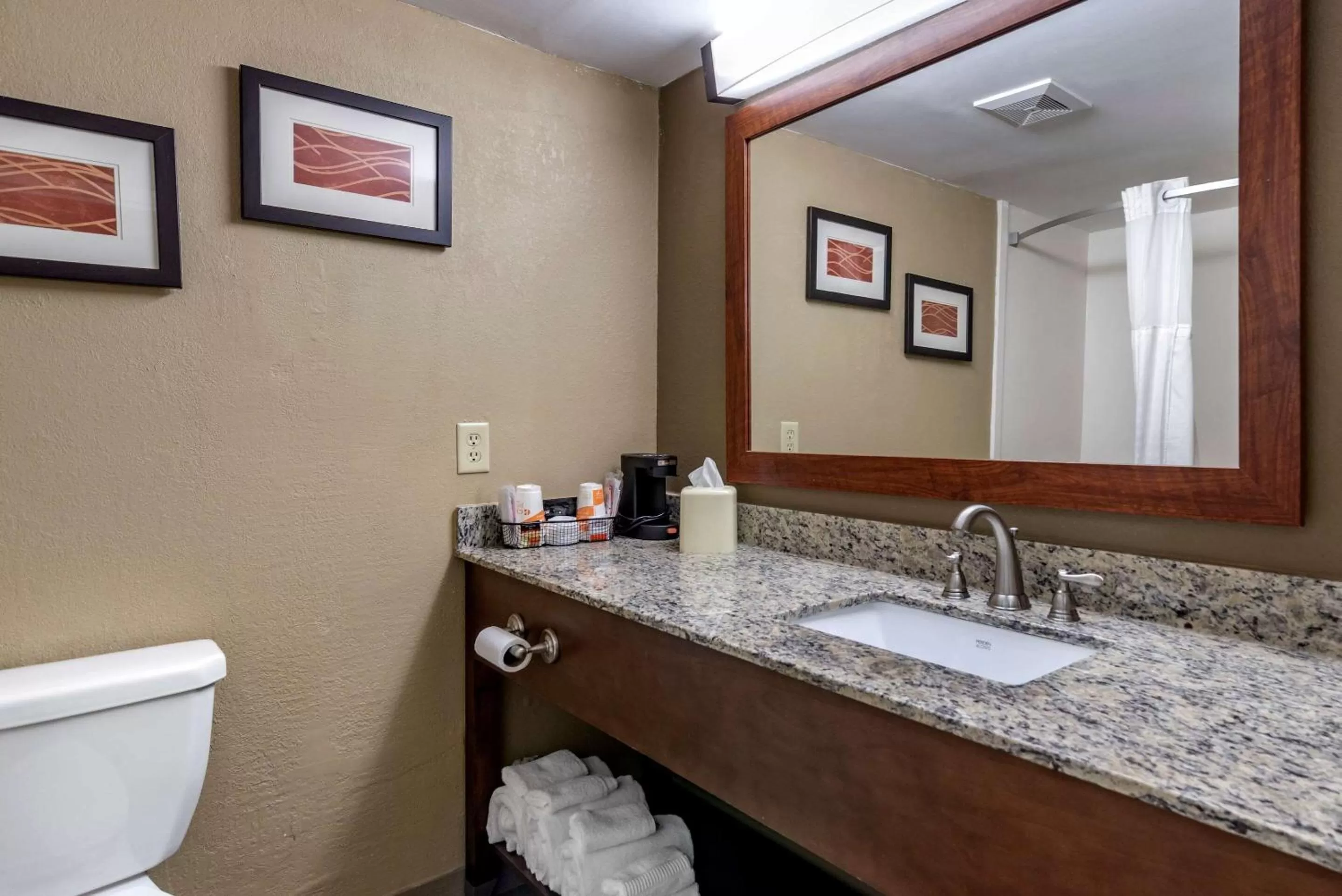 Photo of the whole room in Comfort Inn & Suites Leeds I-20