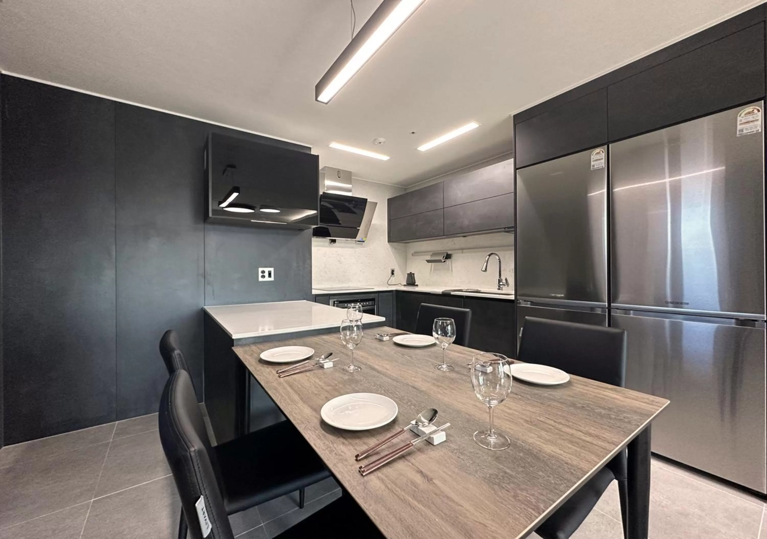 Kitchen/Kitchenette in Y Collection by UH FLAT Osiria