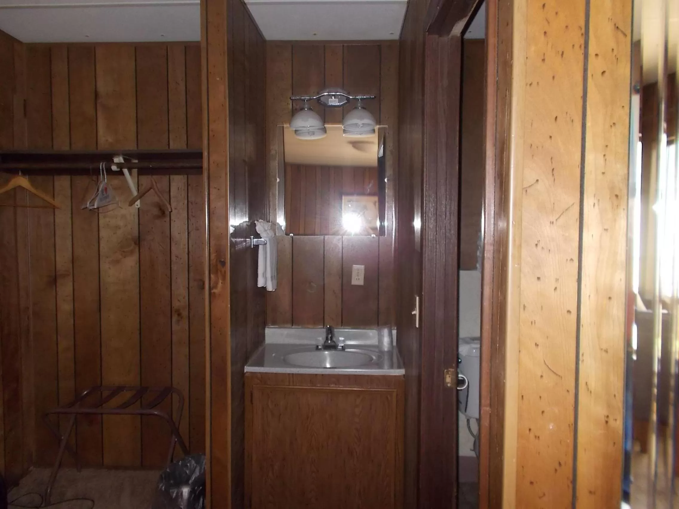 Bedroom in Atomic Inn Beatty Near Death Valley