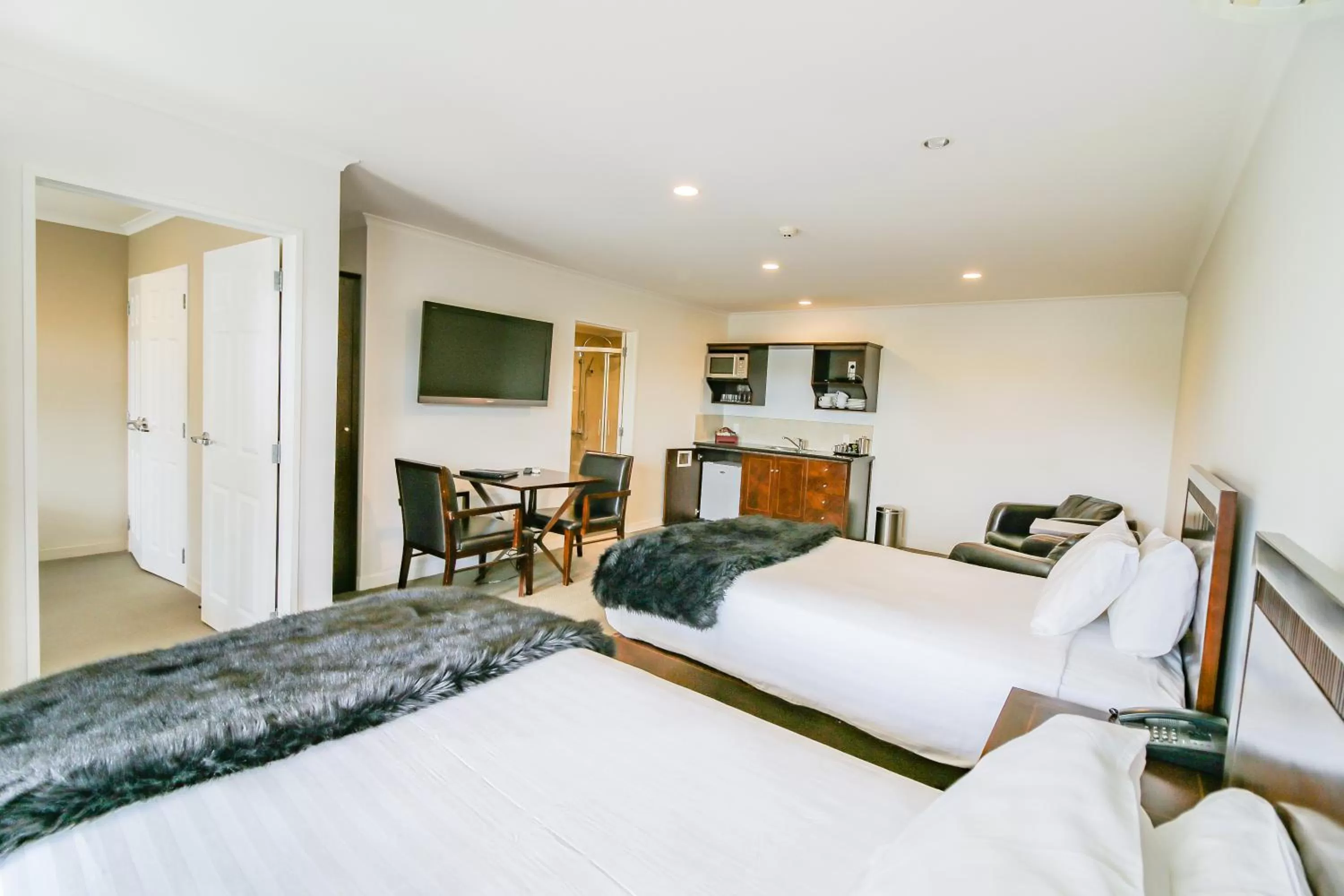 Bed in Aotea Motor Lodge