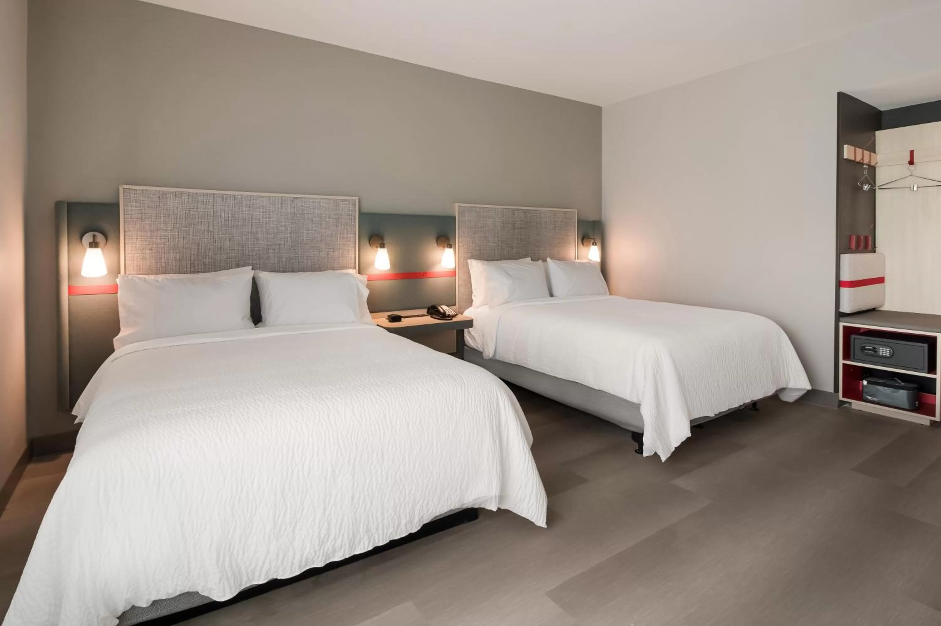 Photo of the whole room, Bed in Holiday Inn & Suites - Mt Juliet Nashville Area by IHG