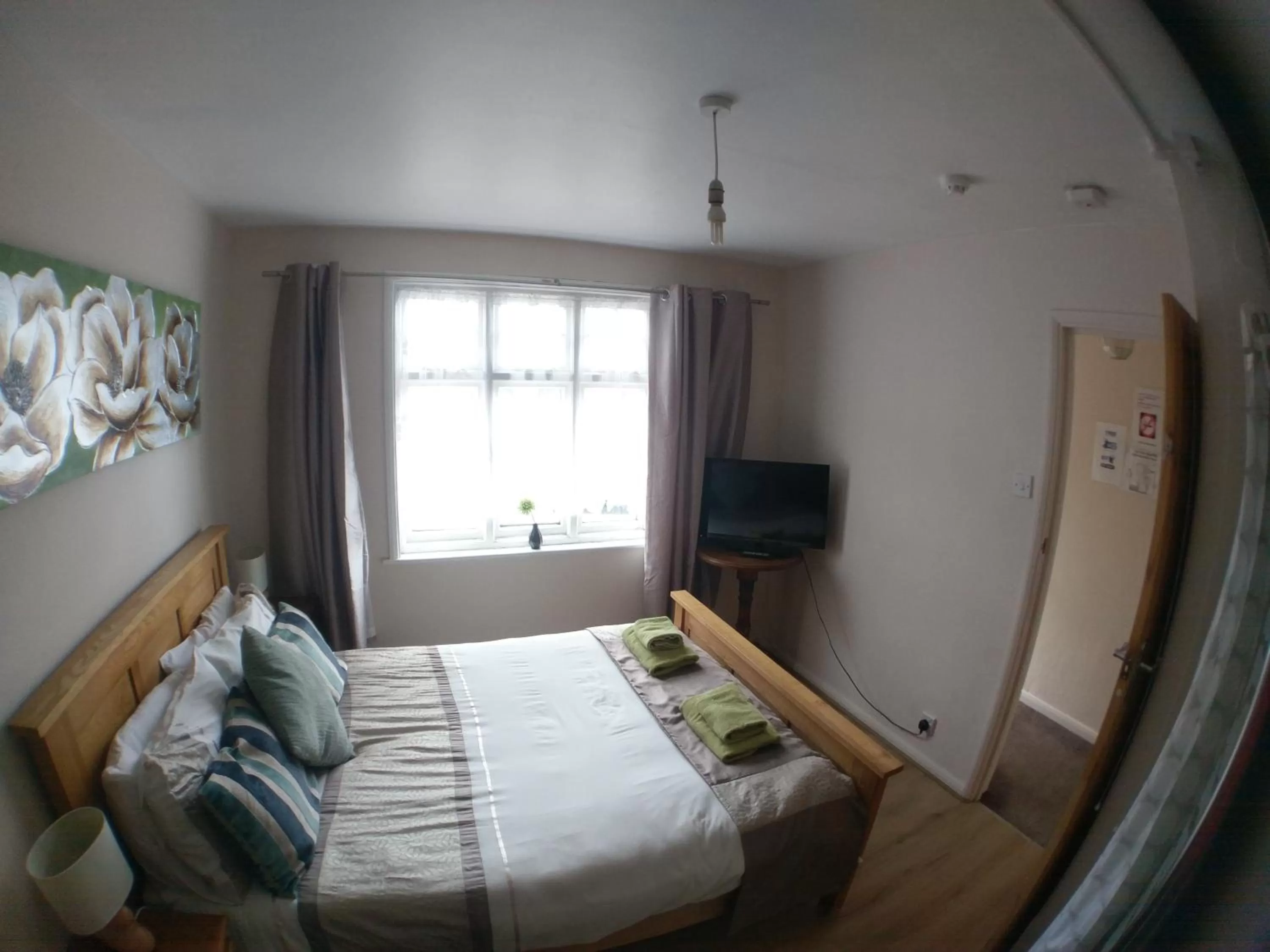 Bedroom, Bed in The Rifle Volunteer