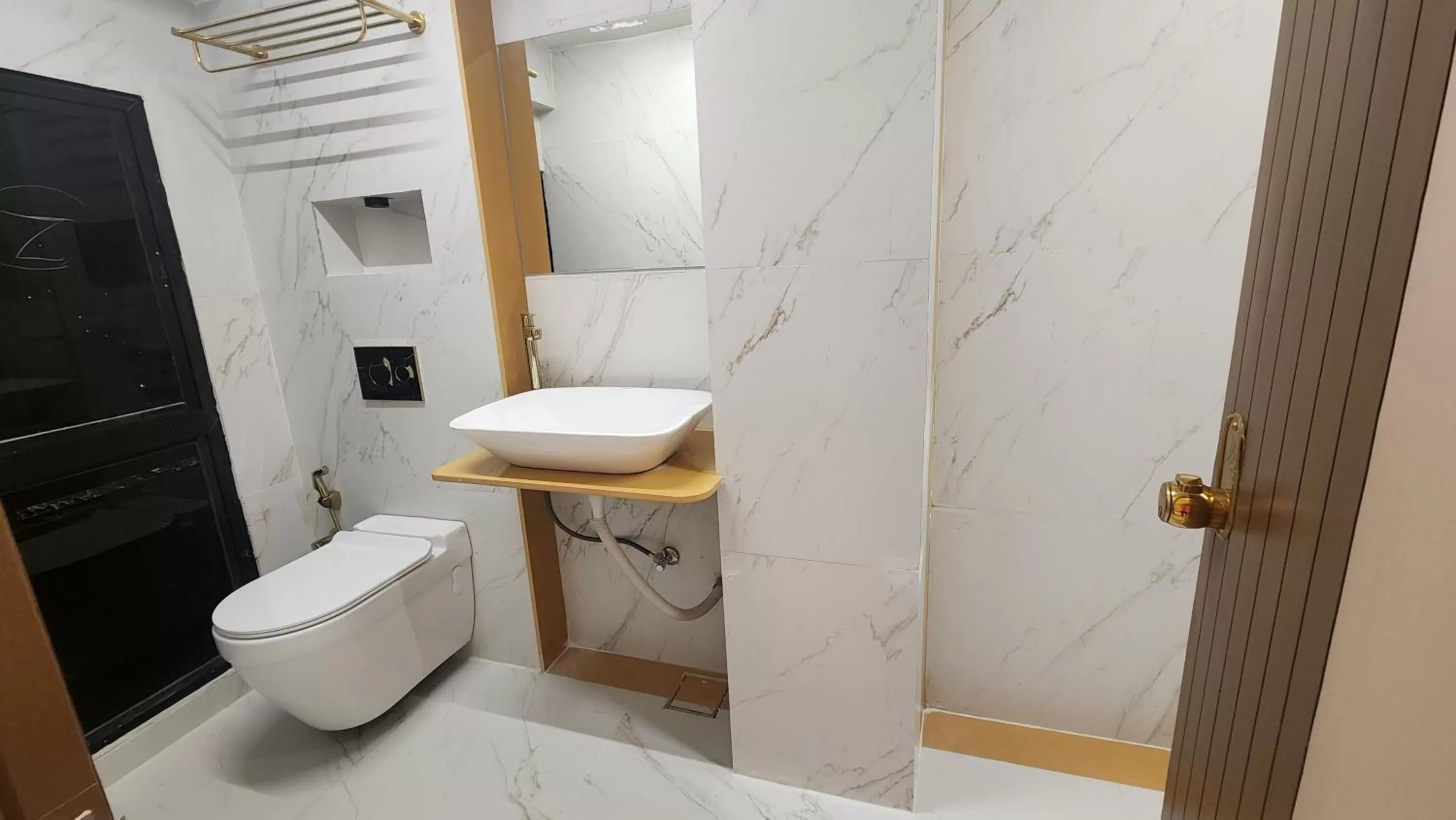 Shower in Hotel Nova Bling