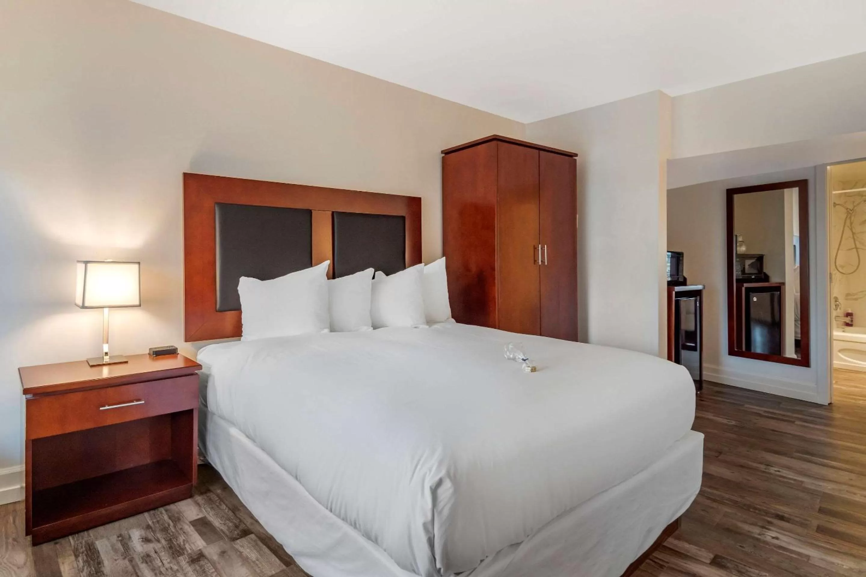 Photo of the whole room, Bed in Hotel Penticton, Ascend Hotel Collection
