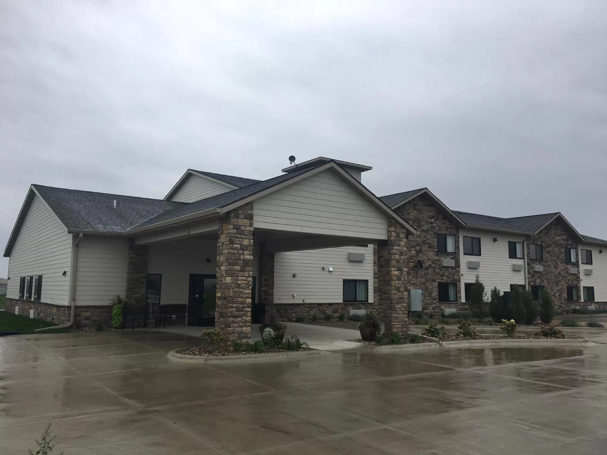 Property building in Cobblestone Inn & Suites - Monticello
