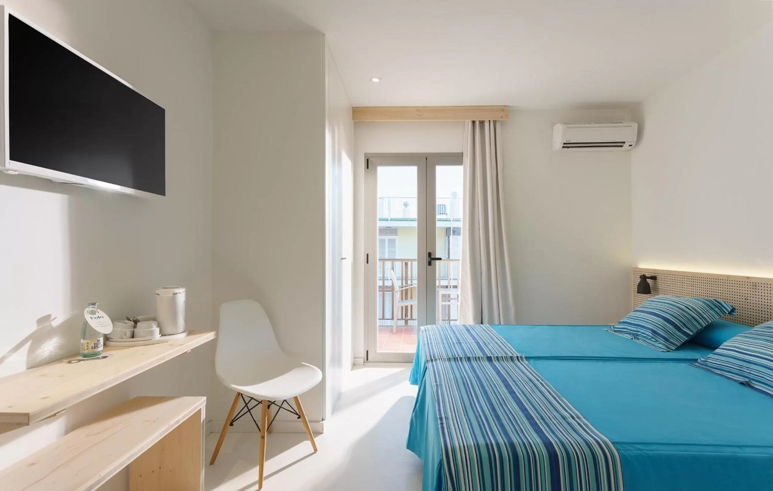 Photo of the whole room, Bed in Hotel Eolo