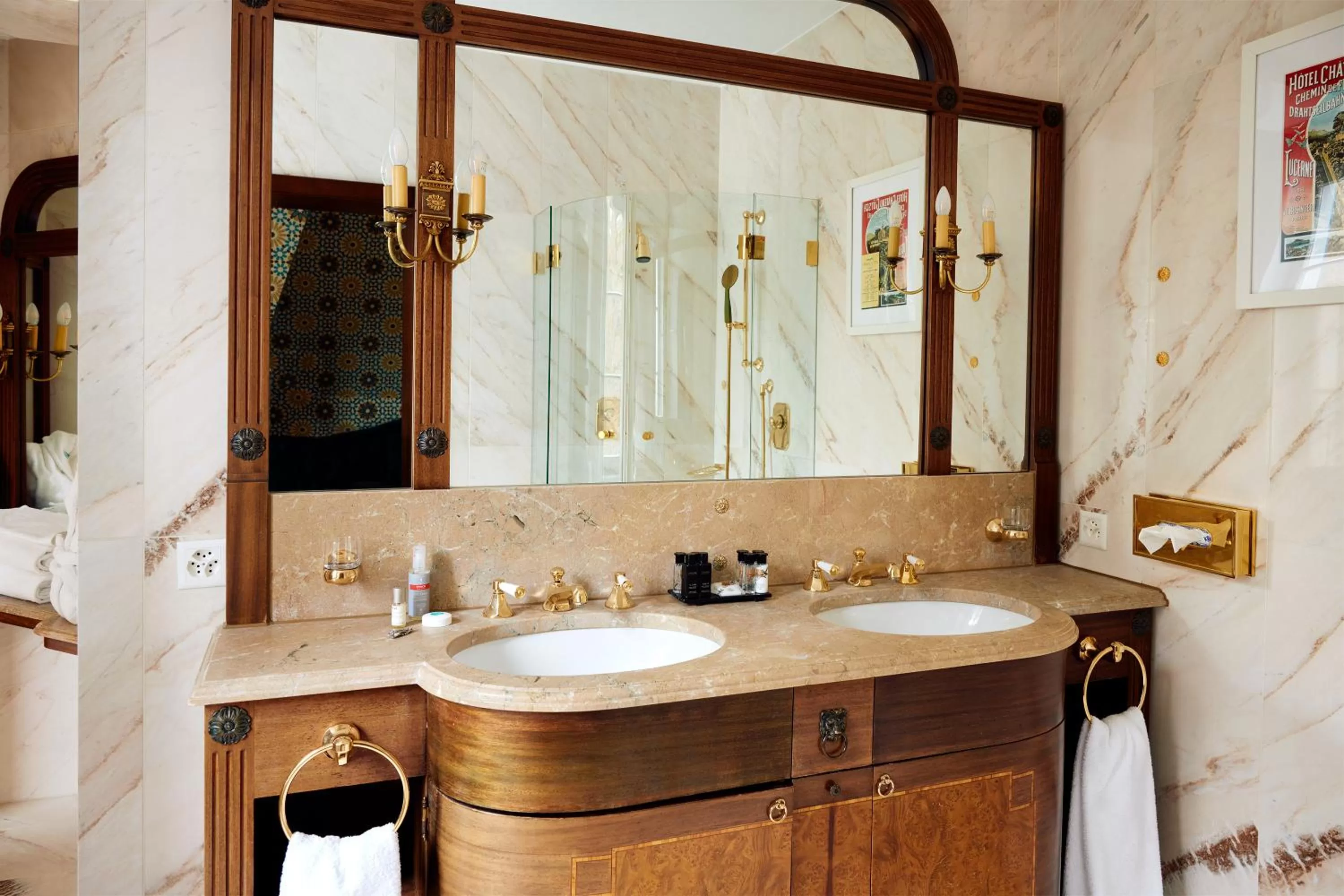 Photo of the whole room in Château Gütsch