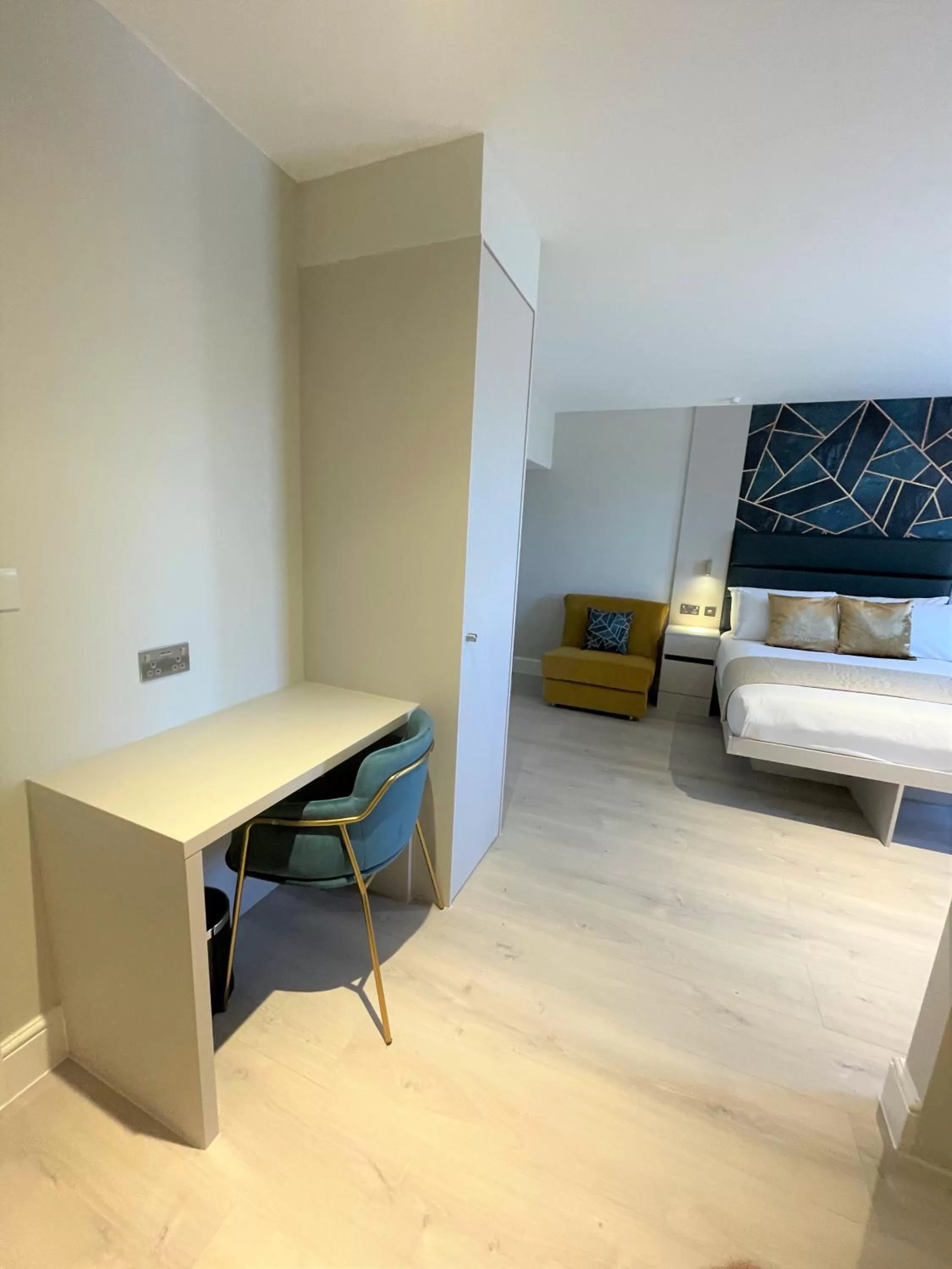 Photo of the whole room in 198 Studios