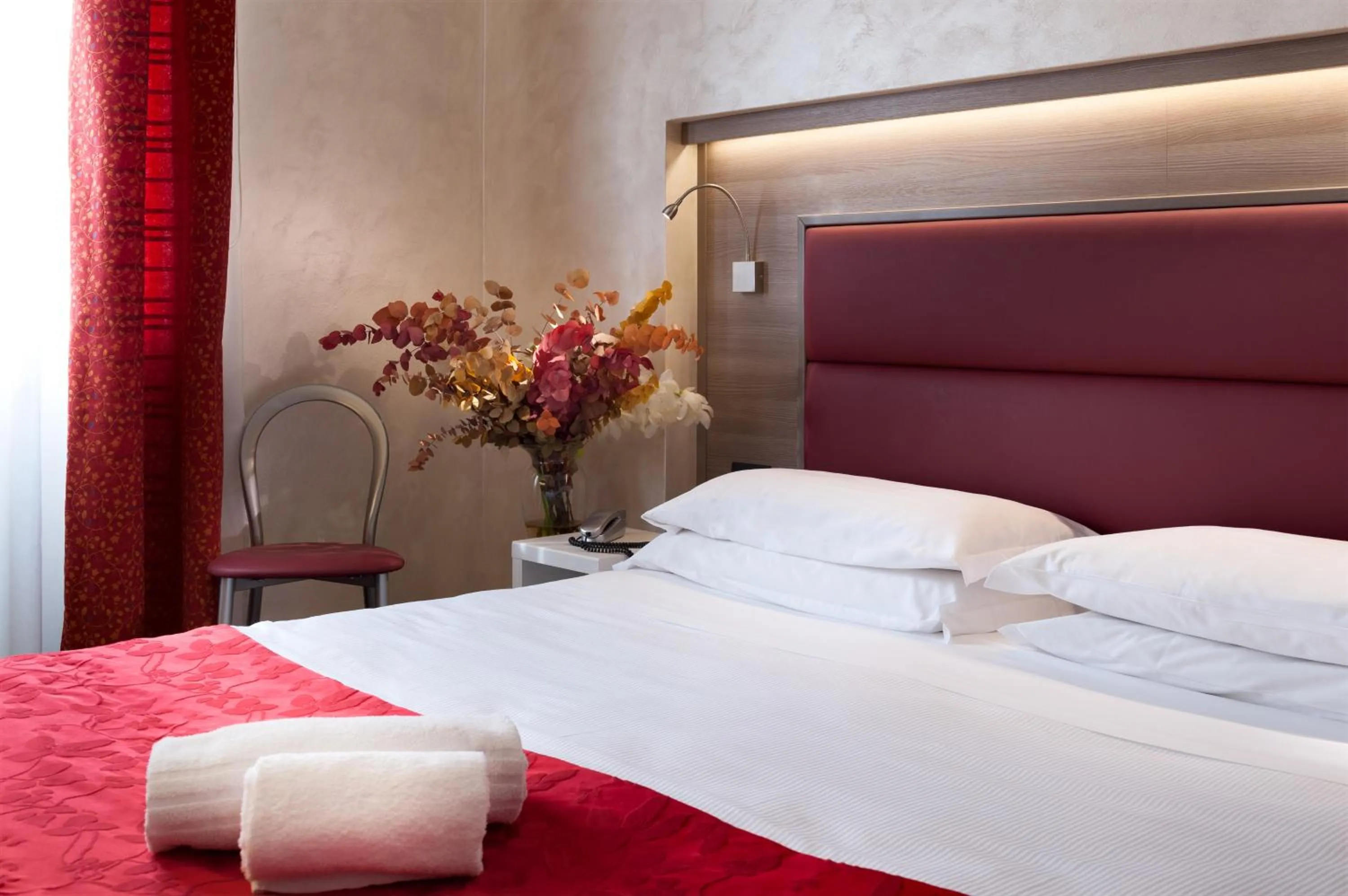 Photo of the whole room, Bed in Hotel Gamma