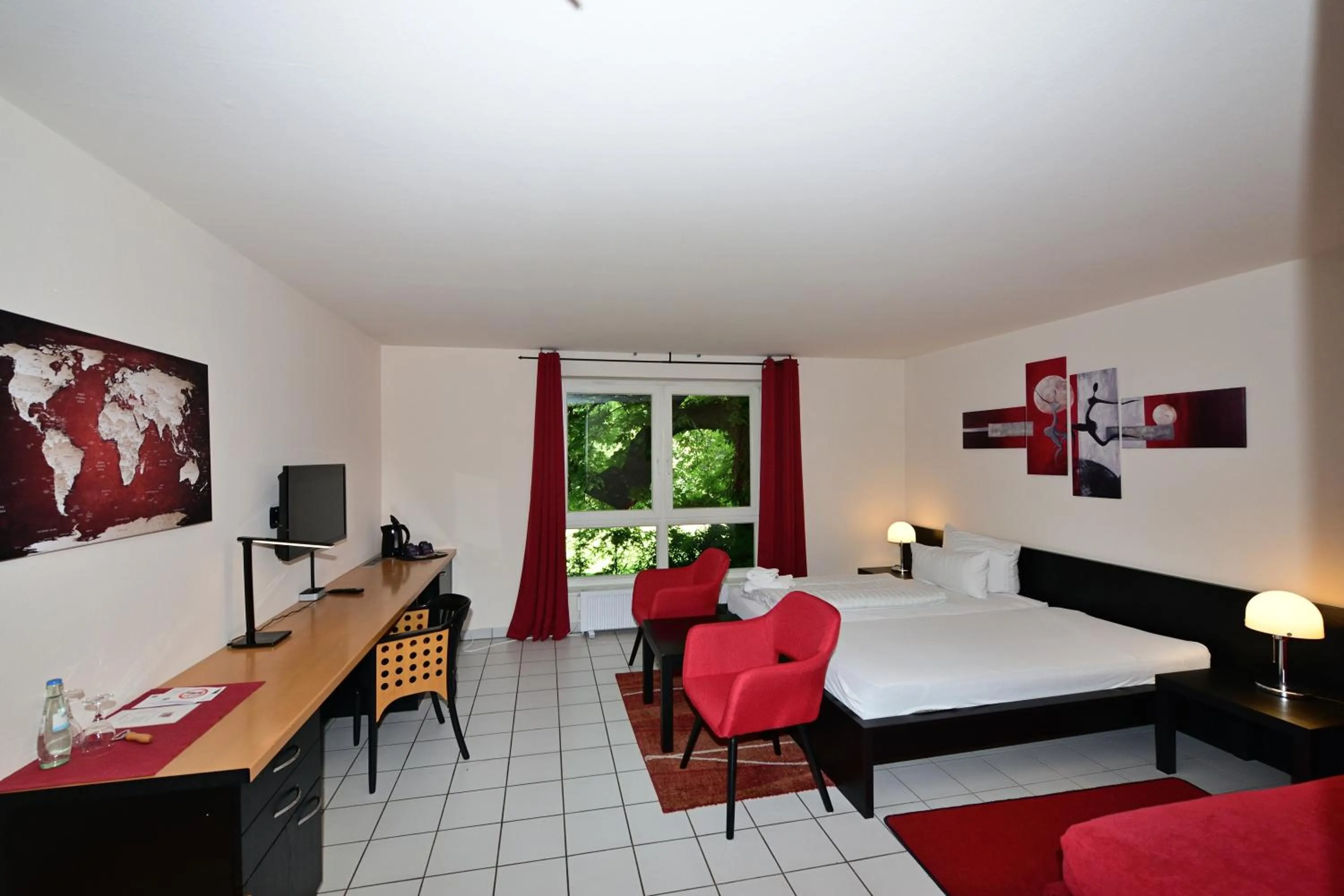 Photo of the whole room, Bed in Art Hotel Weimar