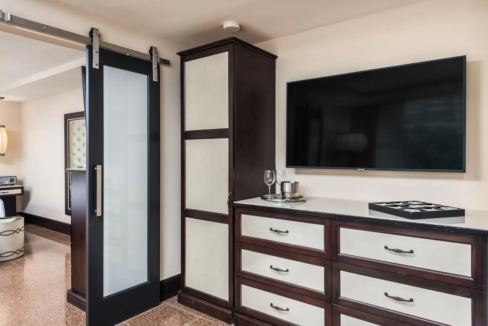 TV and multimedia in National Hotel, An Adult Only Oceanfront Resort