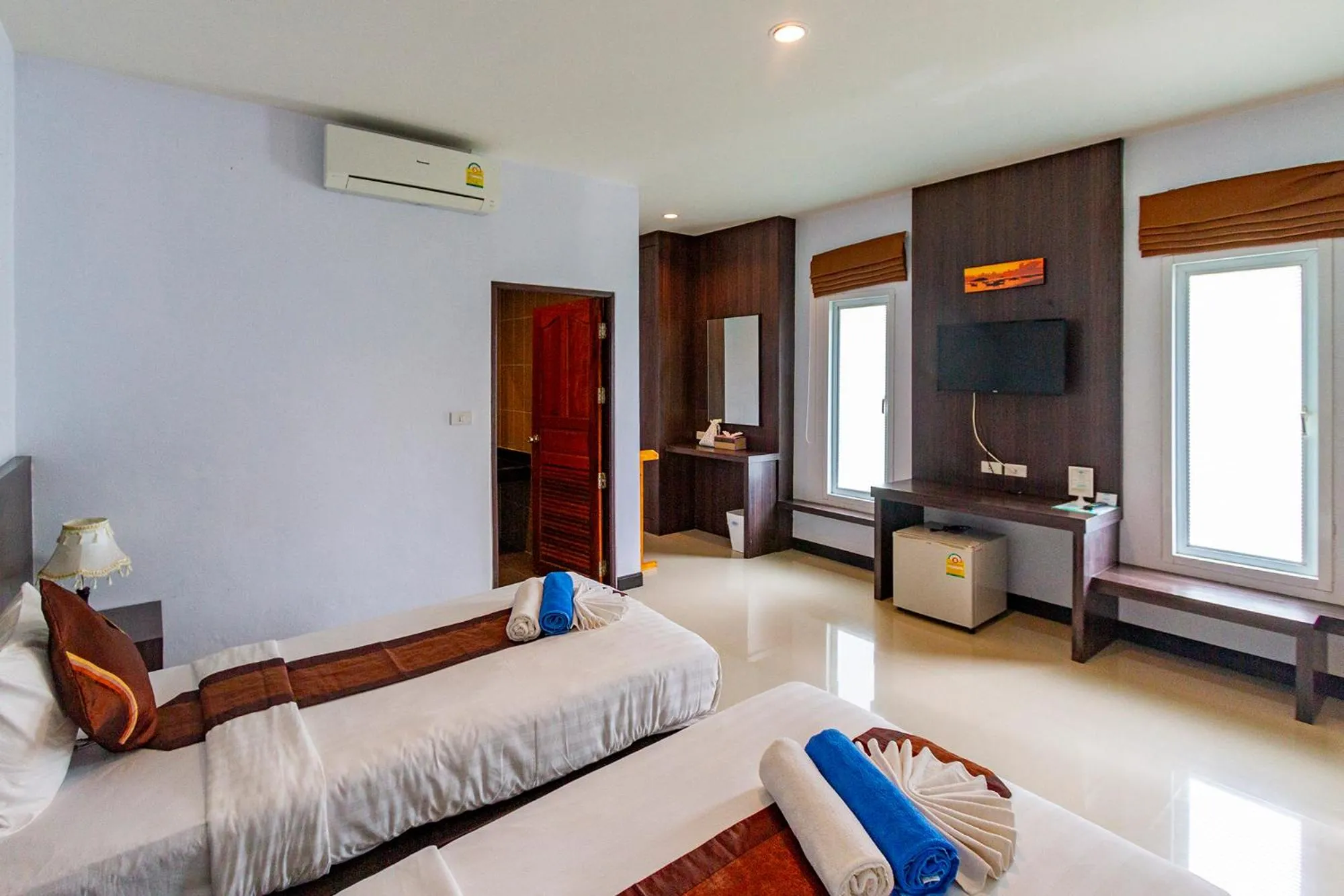 Property building, Bed in Lanta Lapaya Resort