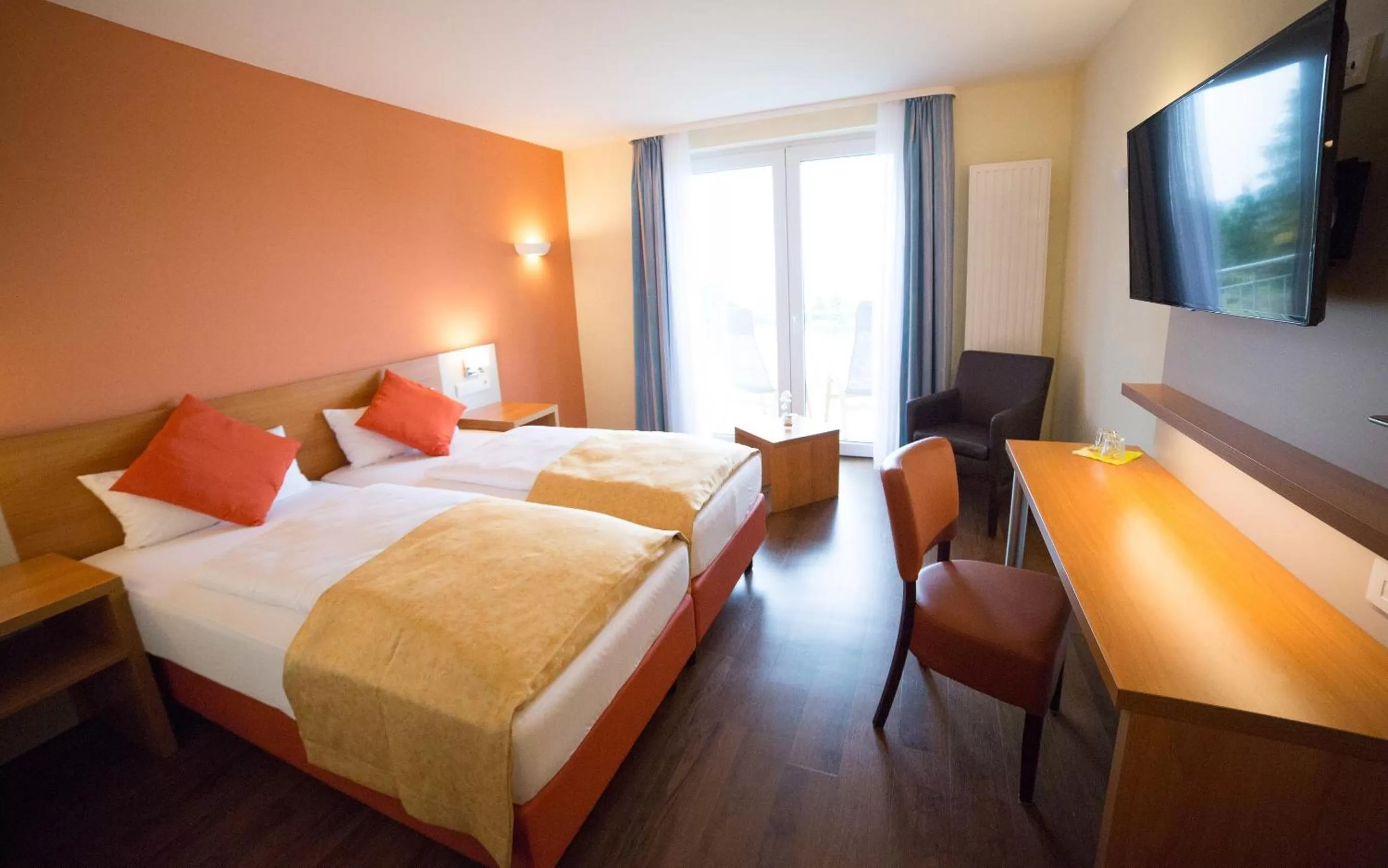 Photo of the whole room, Bed in Berghotel Tambach