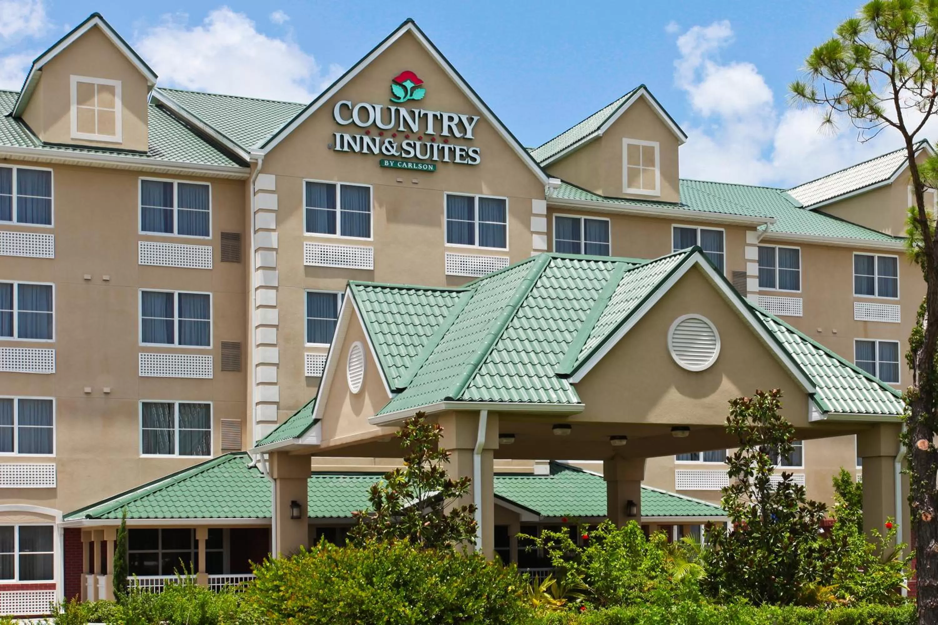 Facade/entrance in Country Inn & Suites by Radisson, Port Charlotte, FL
