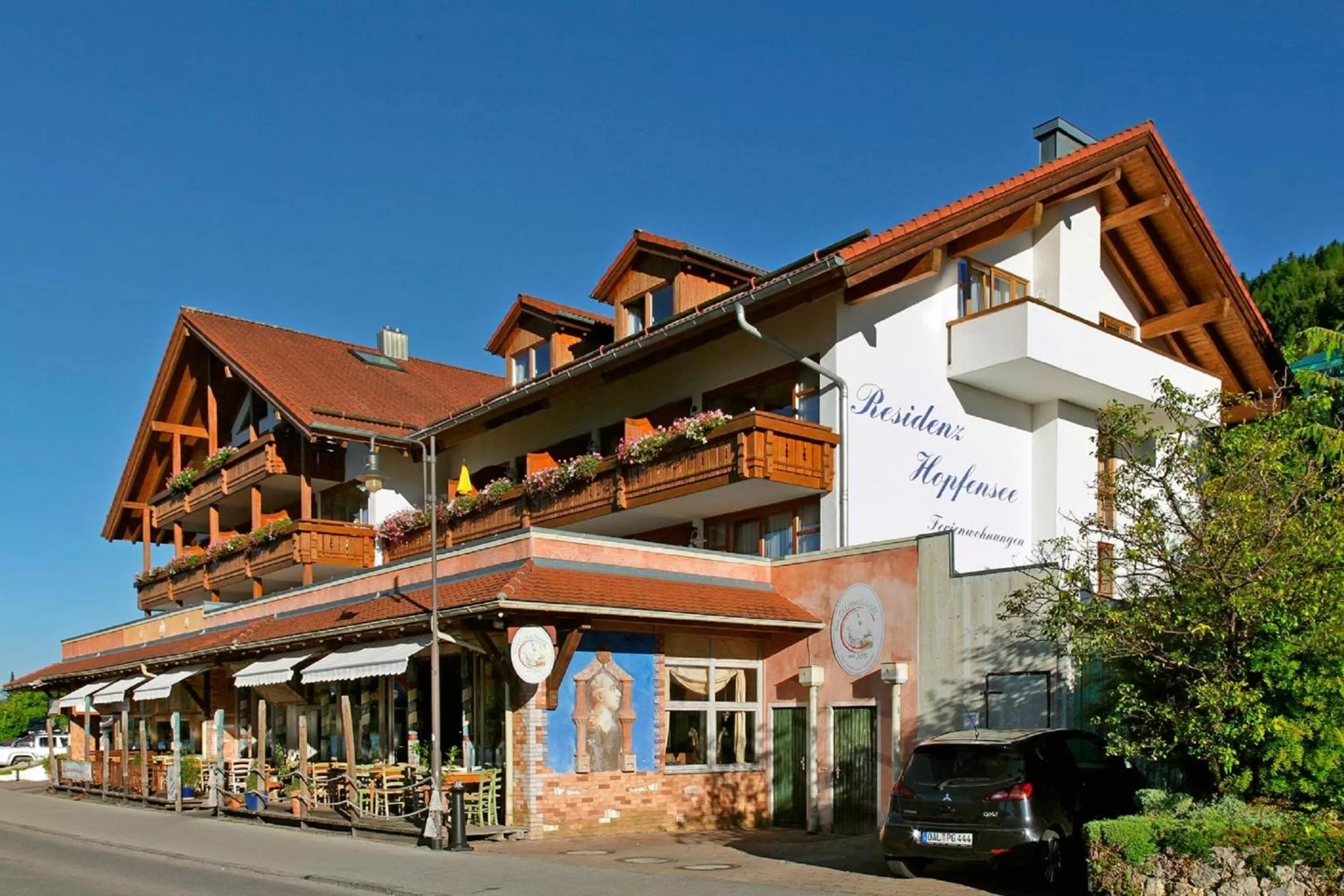 Buffet breakfast, Property Building in Residenz Hopfensee