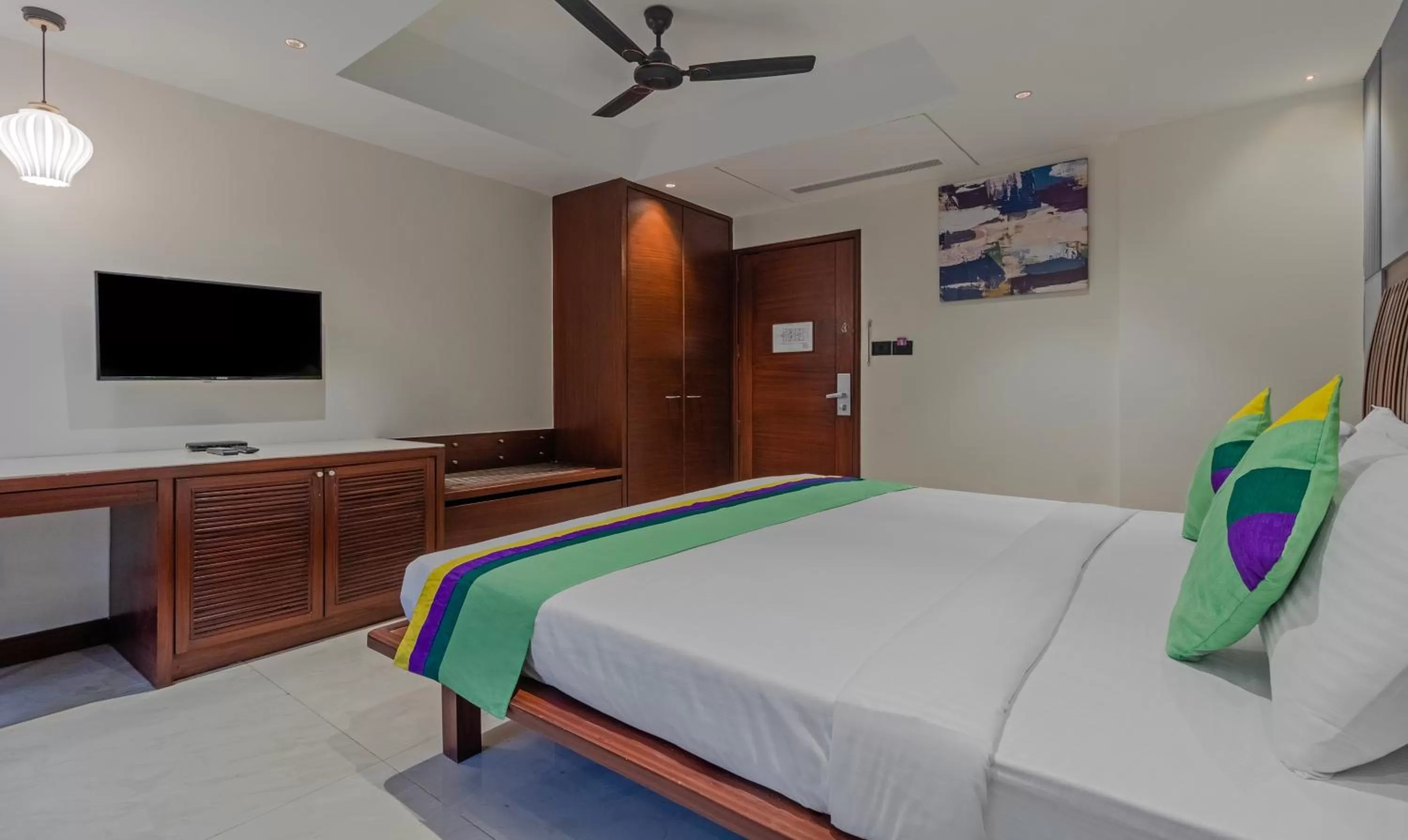 Bedroom, Bed in Treebo Regency - Bund Garden, Dhole Patil Road