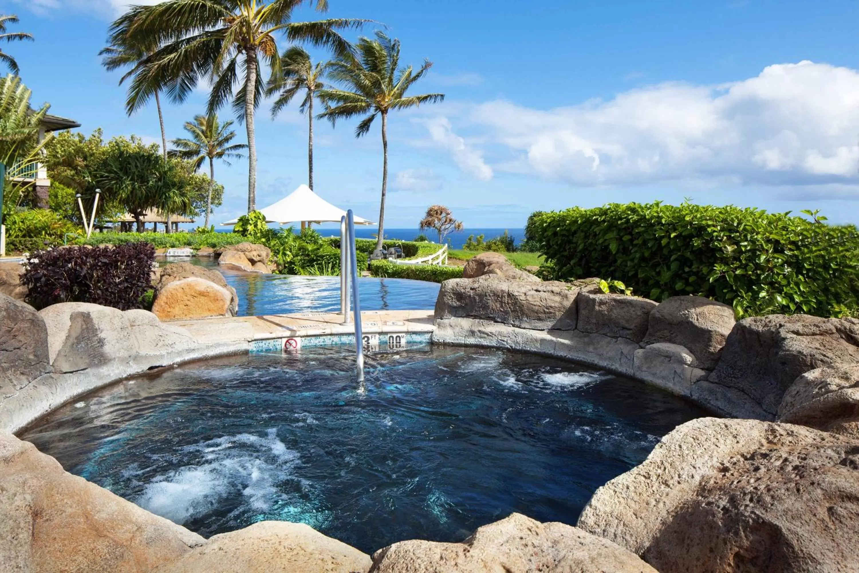Swimming pool in The Westin Princeville Ocean Resort Villas
