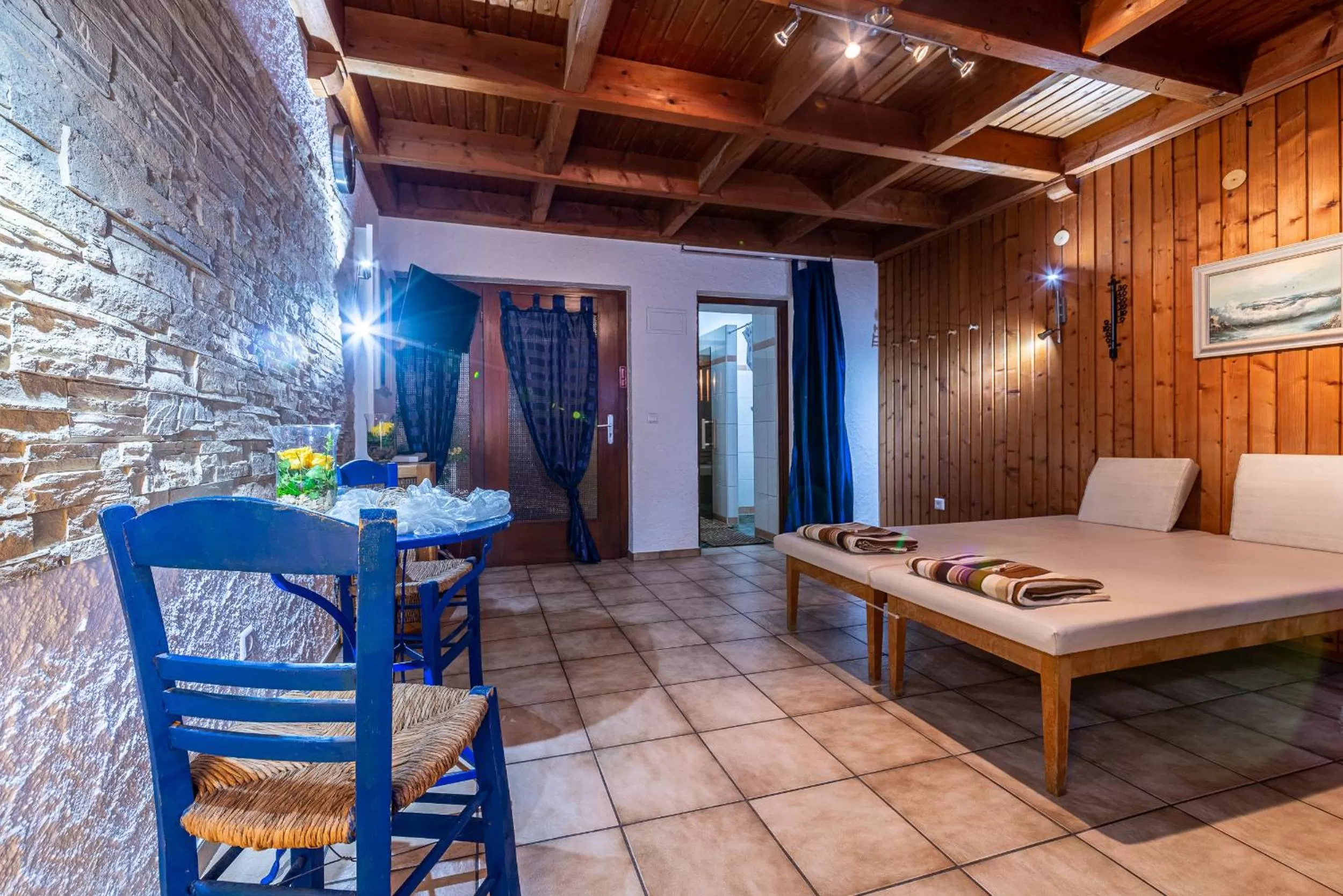 Activities, Bed in Hotel Krone