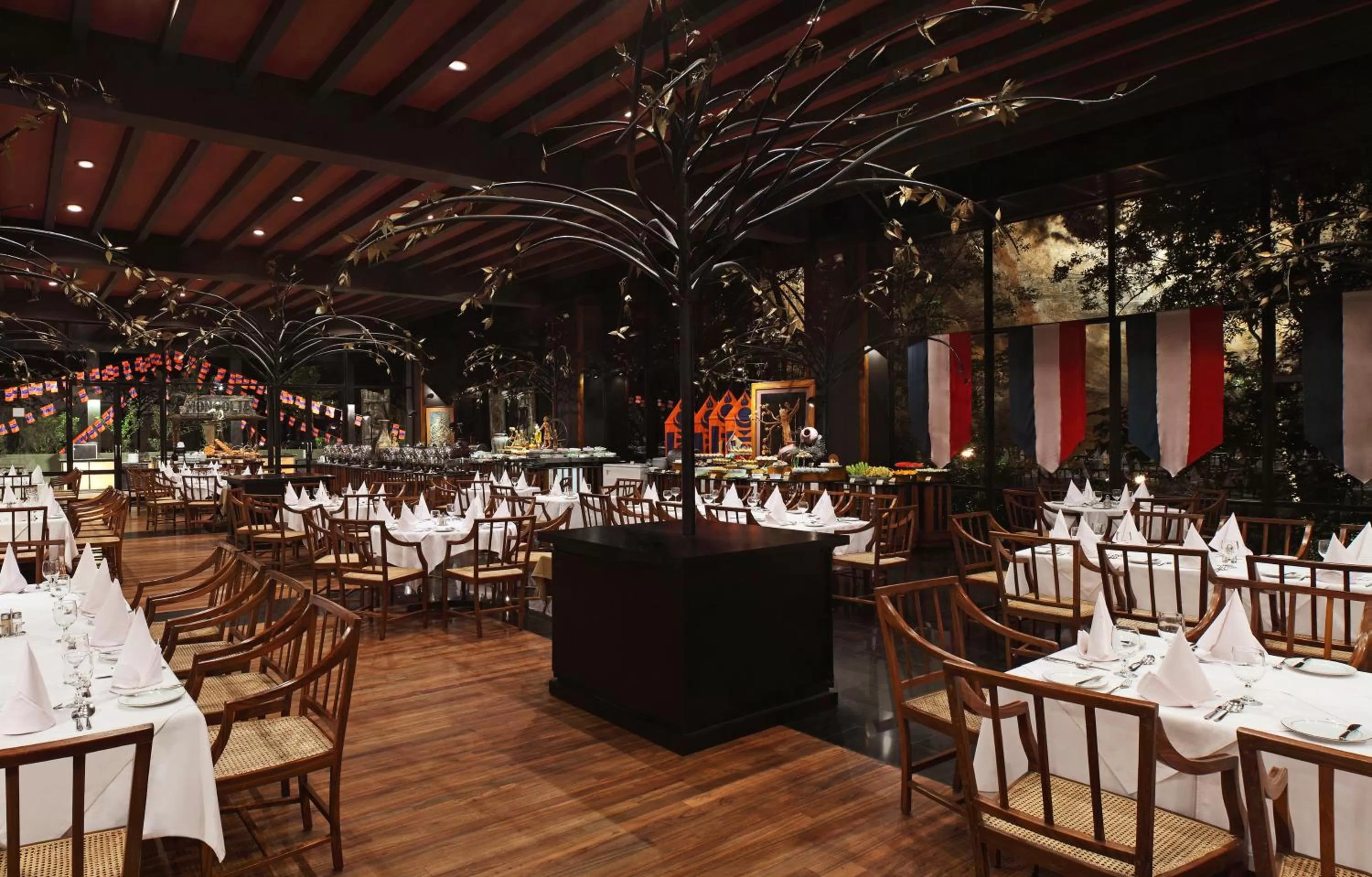 Restaurant/places to eat in Heritance Kandalama