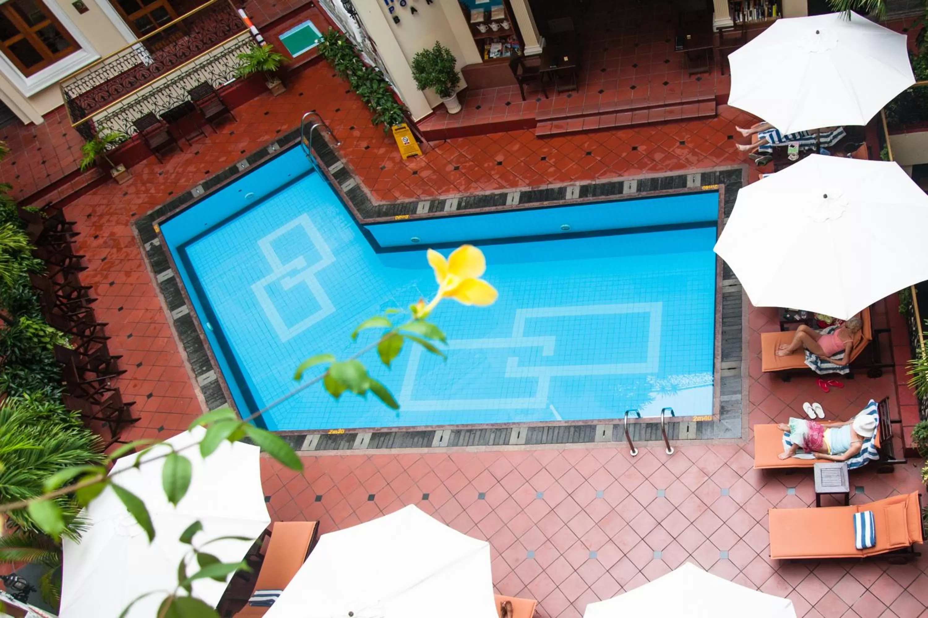 Swimming pool in Hotel Majestic Saigon
