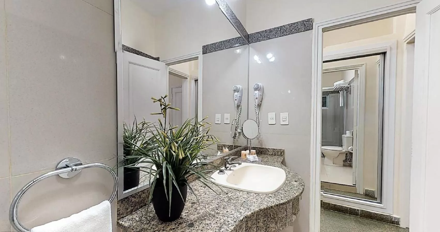 Bathroom in Gran Hotel del Paraguay