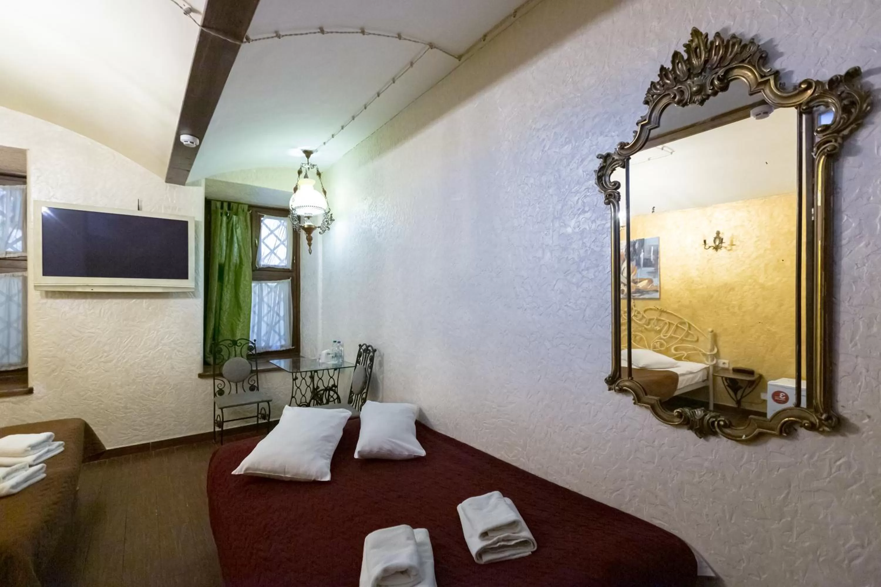 Bed in Staryi Krakiv