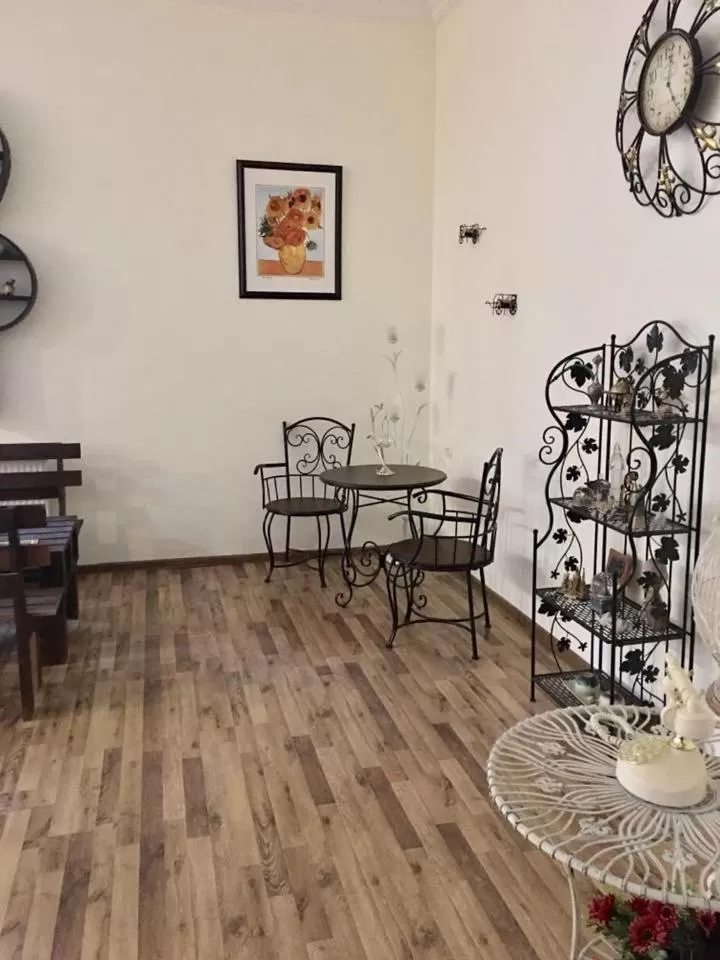 Dining Area in Hotel Newland